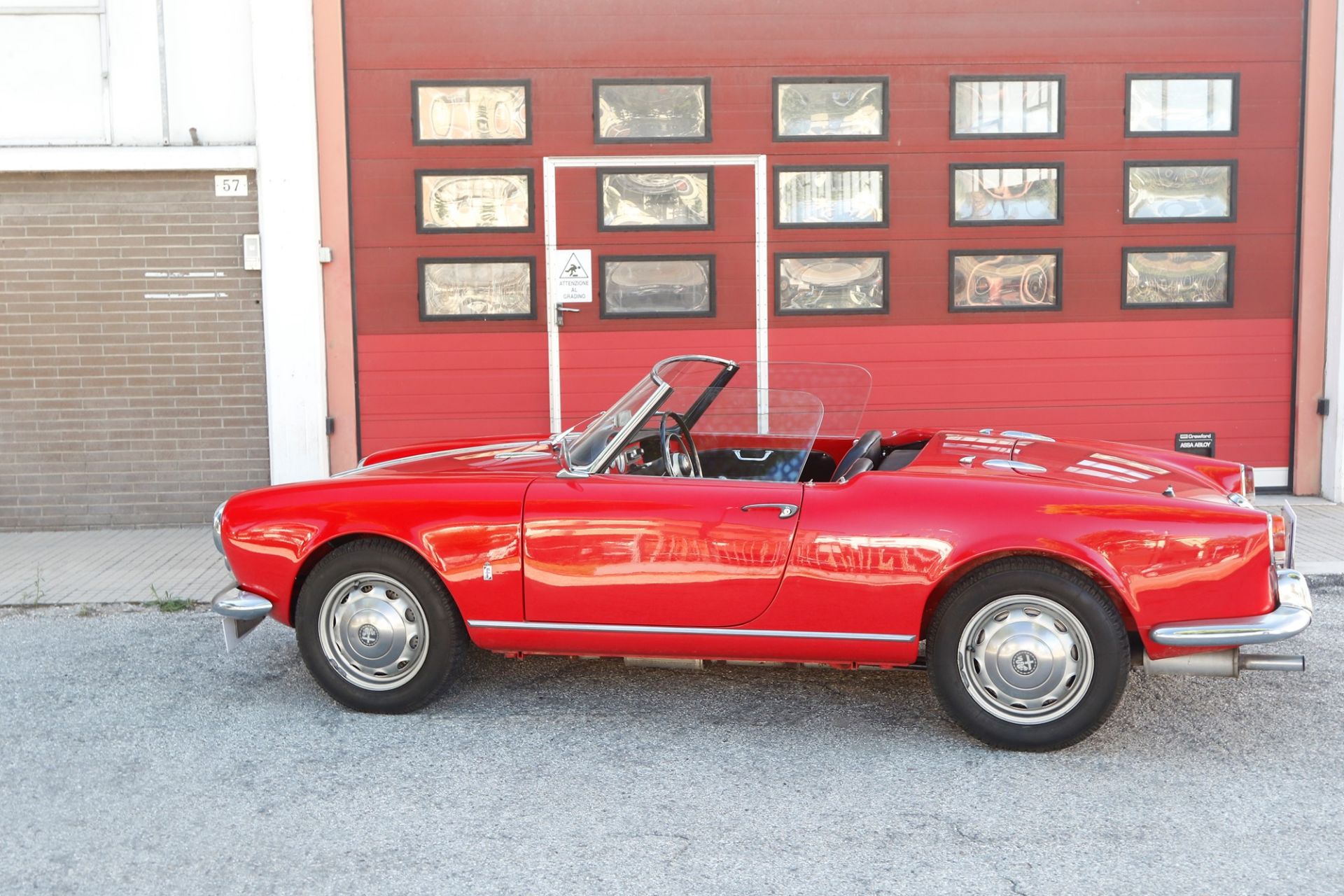 1957 Alfa Romeo Giulietta spider veloce (Pinin Farina) - Image 9 of 15