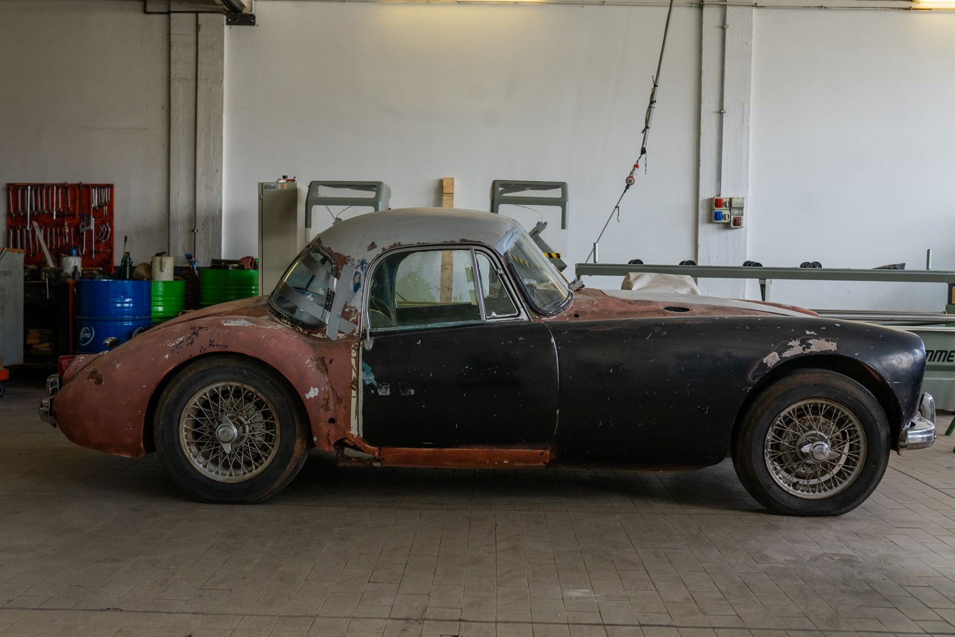 1957 MG MGA Coupé (MG) - Image 7 of 14