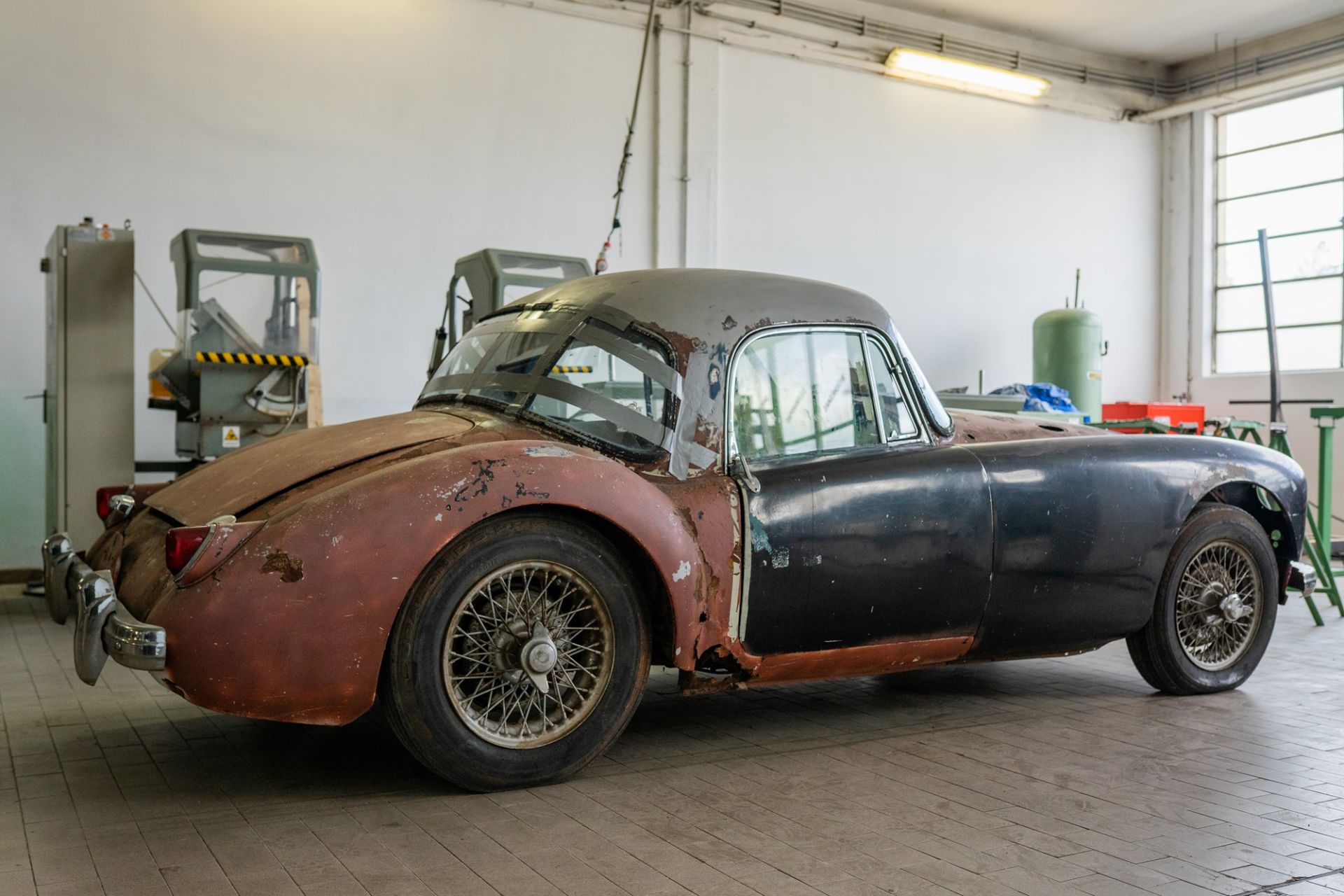 1957 MG MGA Coupé (MG) - Image 14 of 14