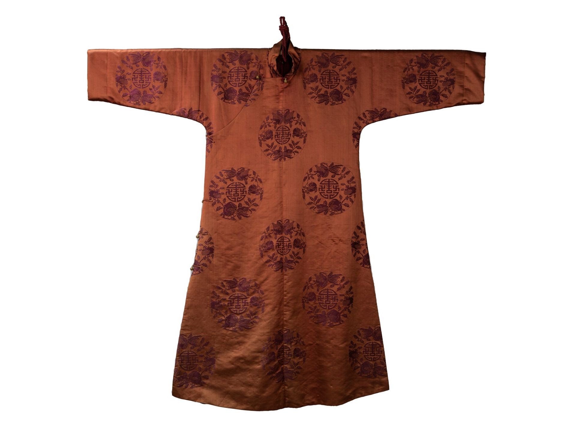 A silk winter robe. China, late Qing dynasty