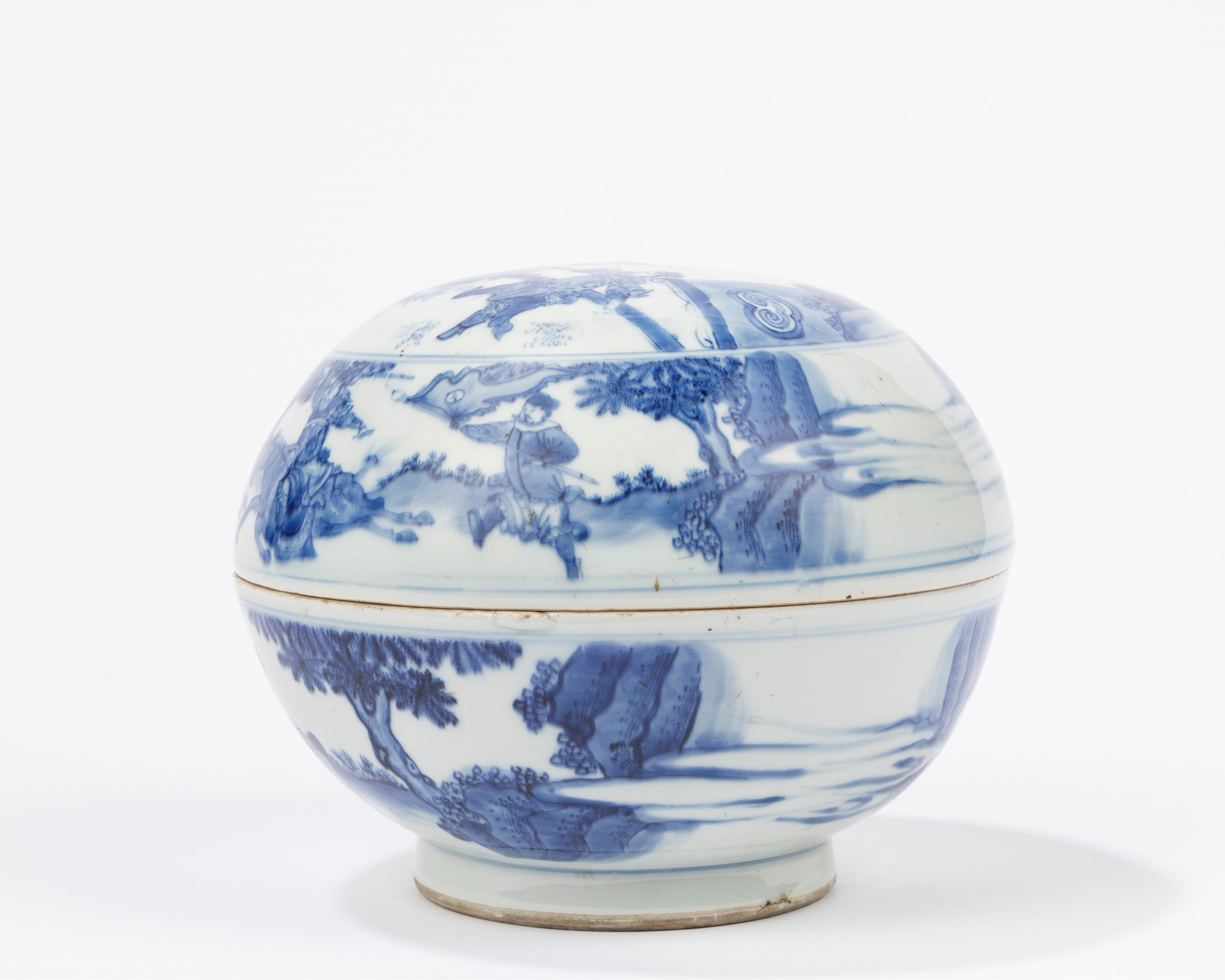 A blue and white porcelain box. China, Chongzhen Period (1627-1644) - Image 3 of 7