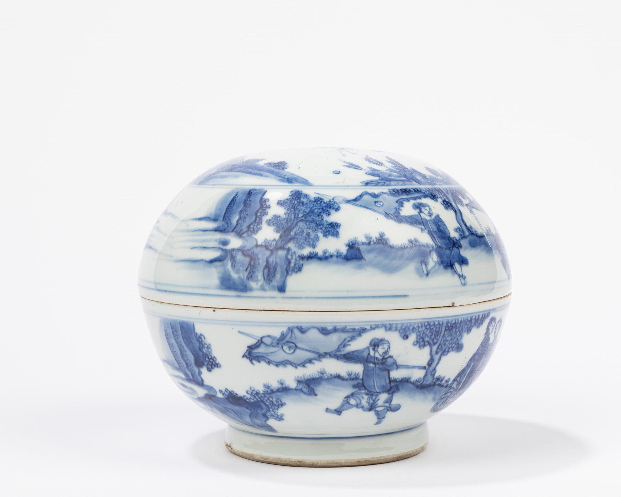 A blue and white porcelain box. China, Chongzhen Period (1627-1644) - Image 2 of 7