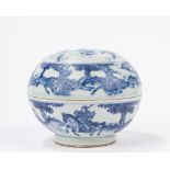 A blue and white porcelain box. China, Chongzhen Period (1627-1644)