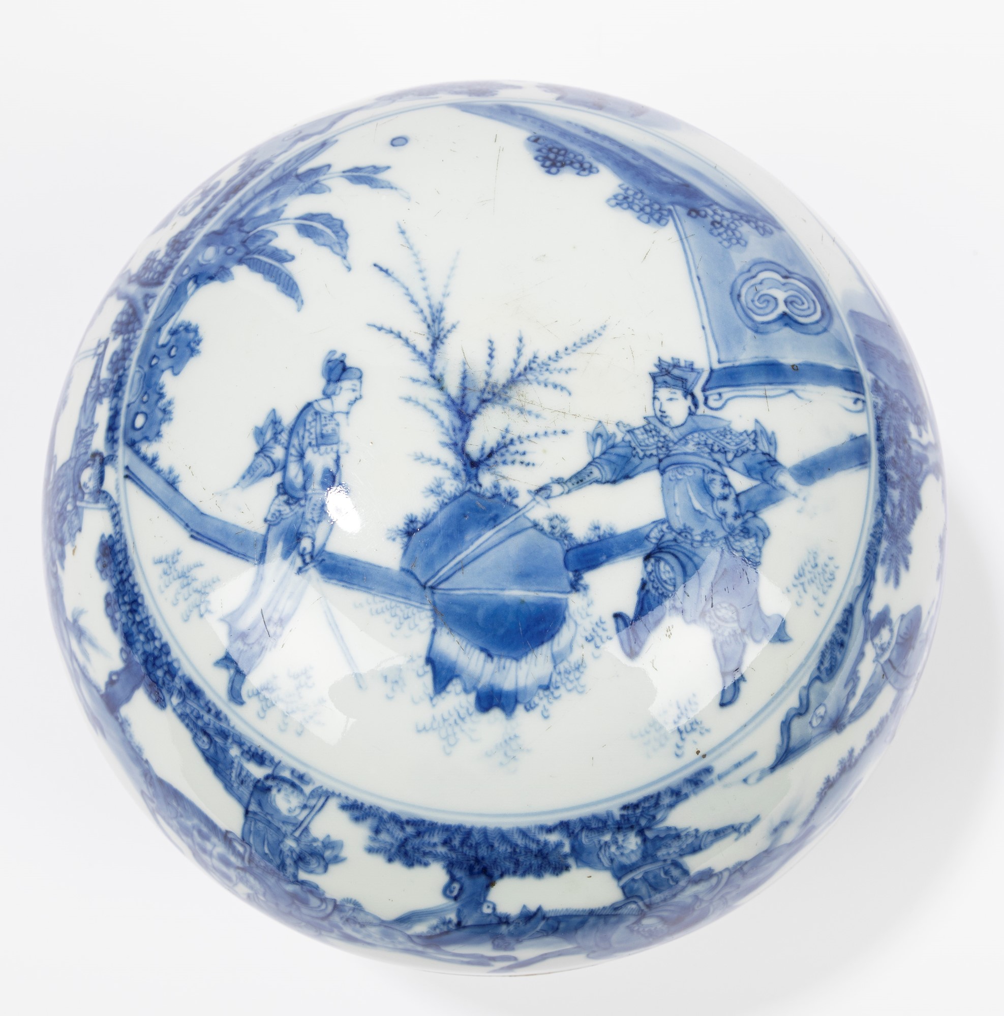 A blue and white porcelain box. China, Chongzhen Period (1627-1644) - Image 5 of 7