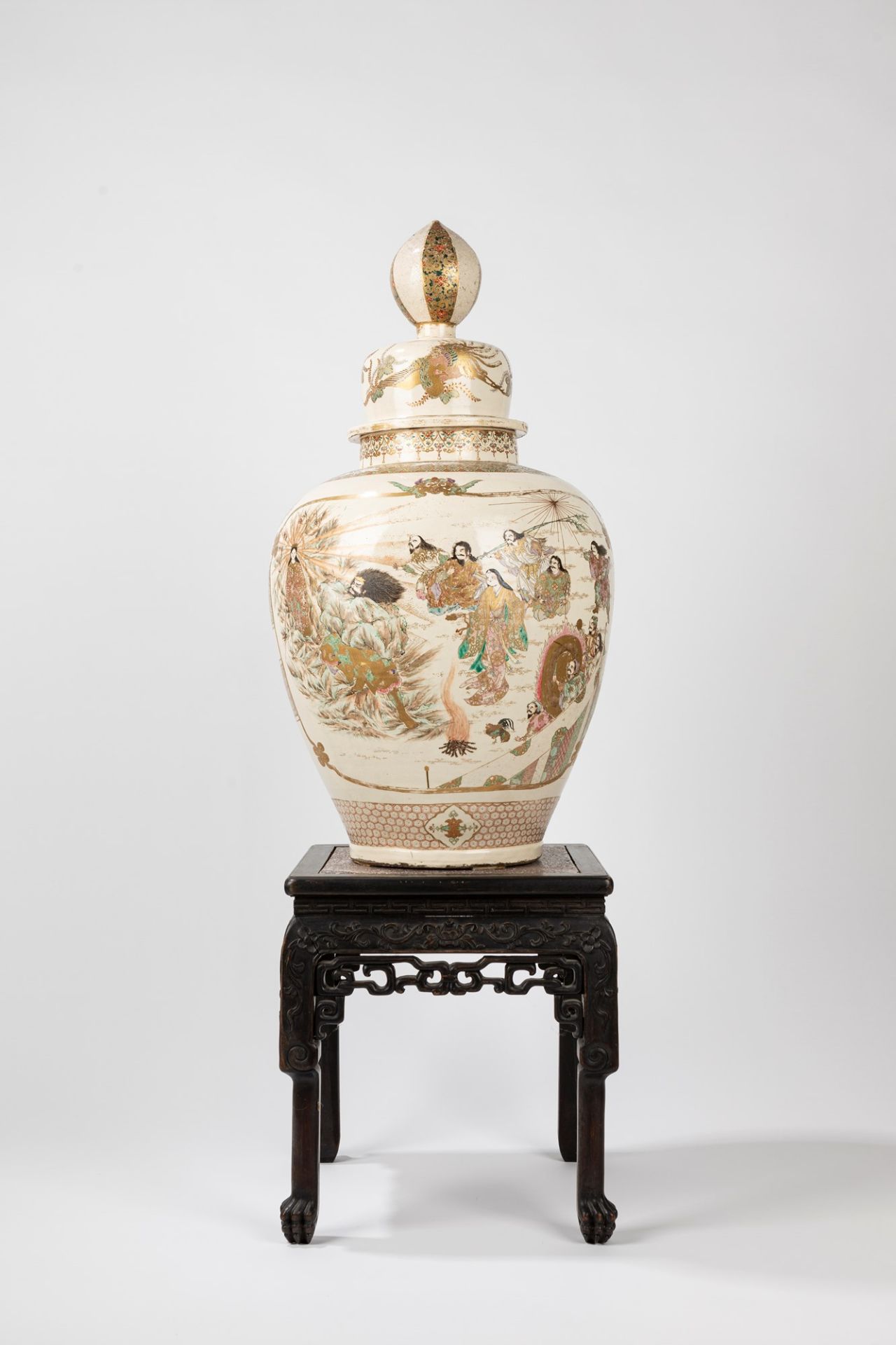 A large Satsuma vase with cover. Japan, Meiji Period (1868-1912)