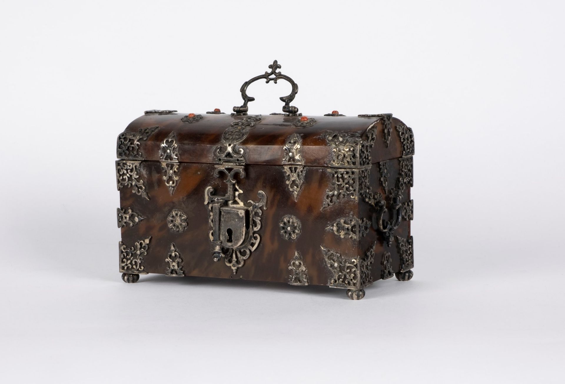 ☼ Turtle casket. Portuguese manufacture, 18th/19th century - Image 3 of 3