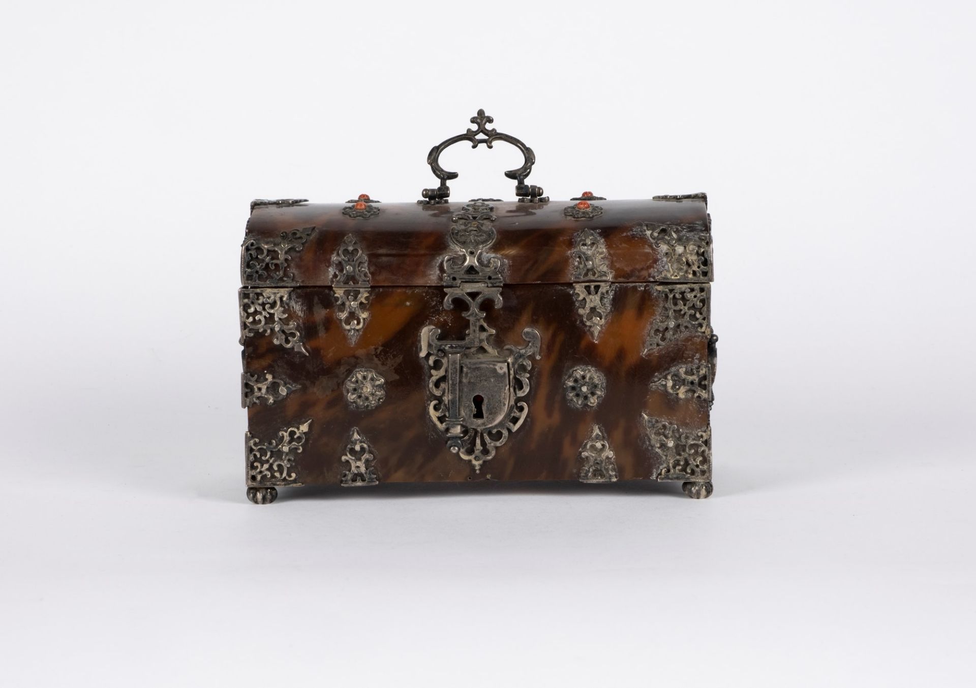 ☼ Turtle casket. Portuguese manufacture, 18th/19th century - Image 2 of 3