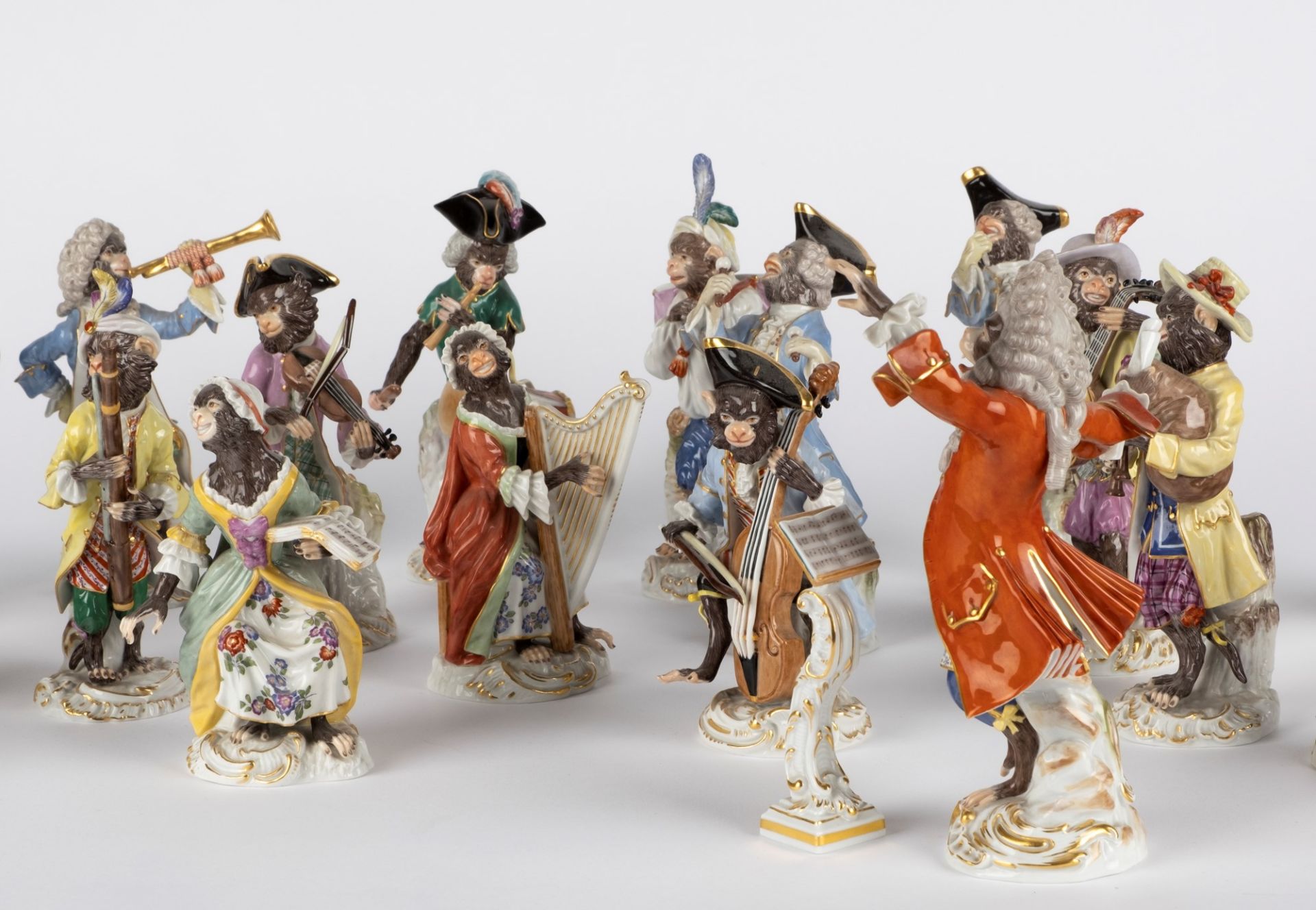 "The Monkey Orchestra". Meissen porcelain, 20th c. - Image 2 of 5
