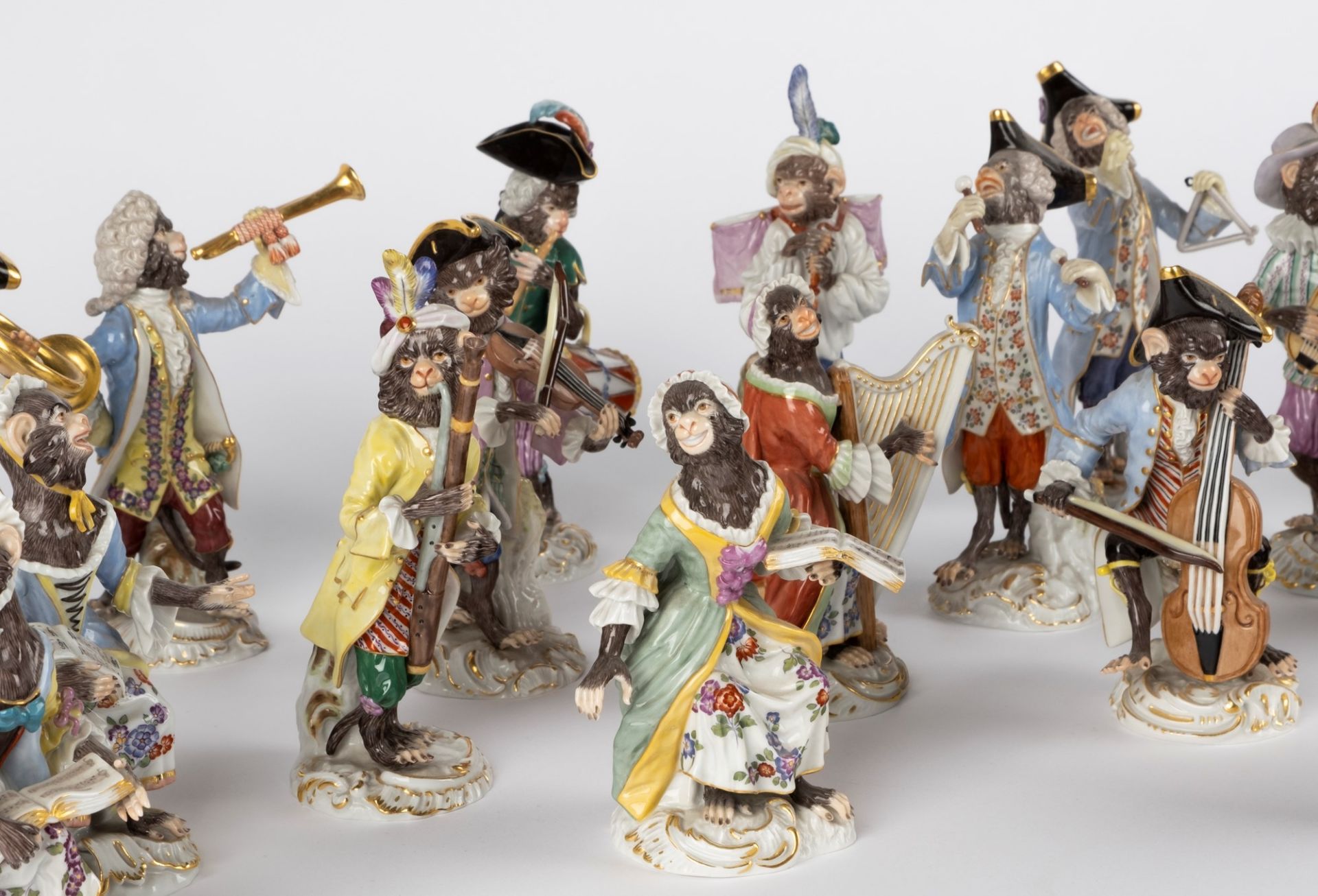 "The Monkey Orchestra". Meissen porcelain, 20th c. - Image 3 of 5