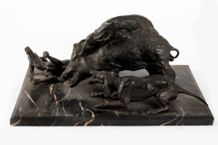 Bronze sculpture representing a wild boar hunting scene on a portoro marble base, early 20th century