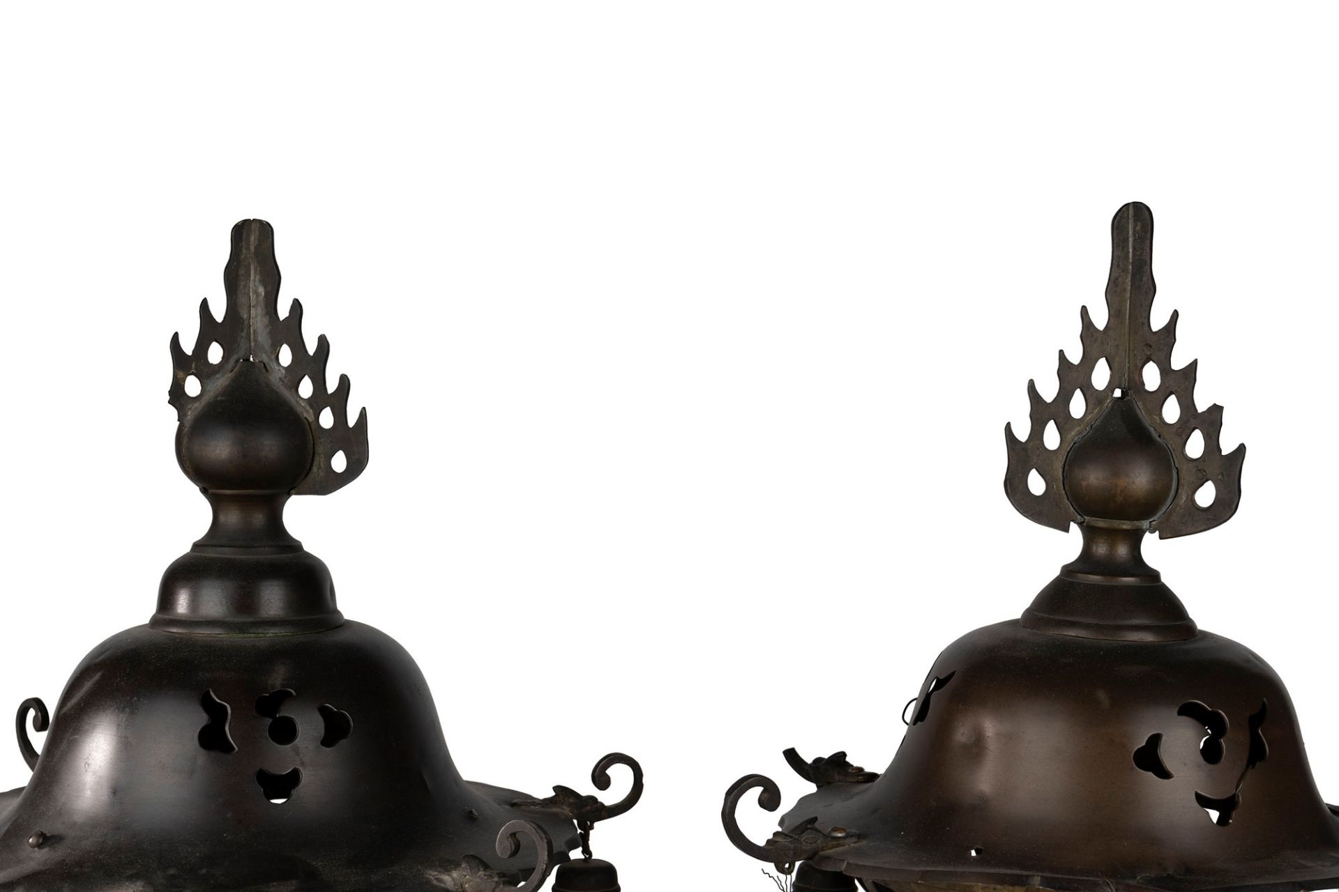 Two metal lamps, China, early 20th century - Image 3 of 3
