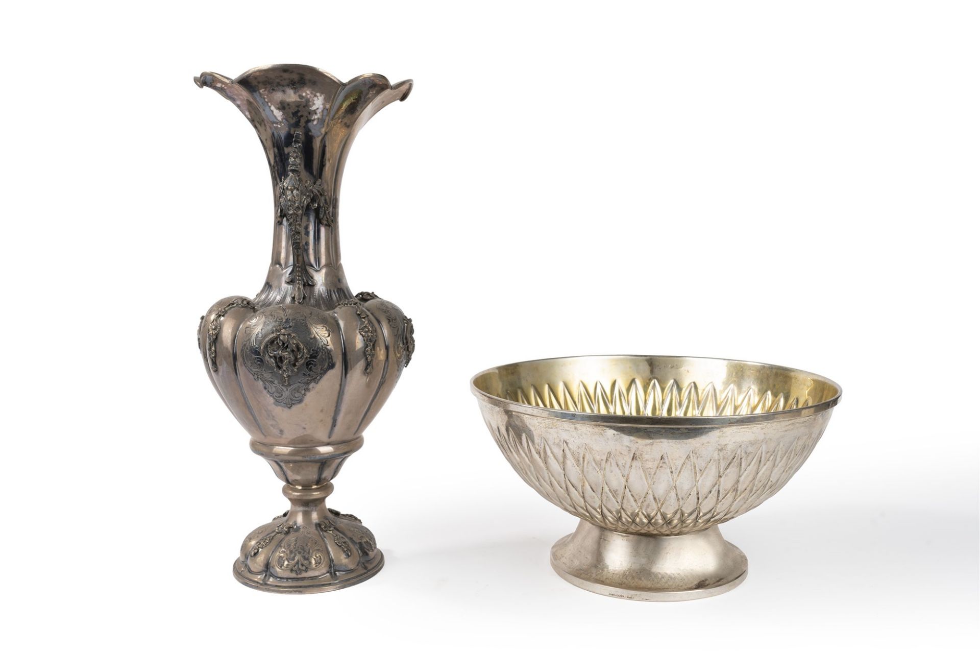 Lot made of a silver vase and centrepiece, 20th century