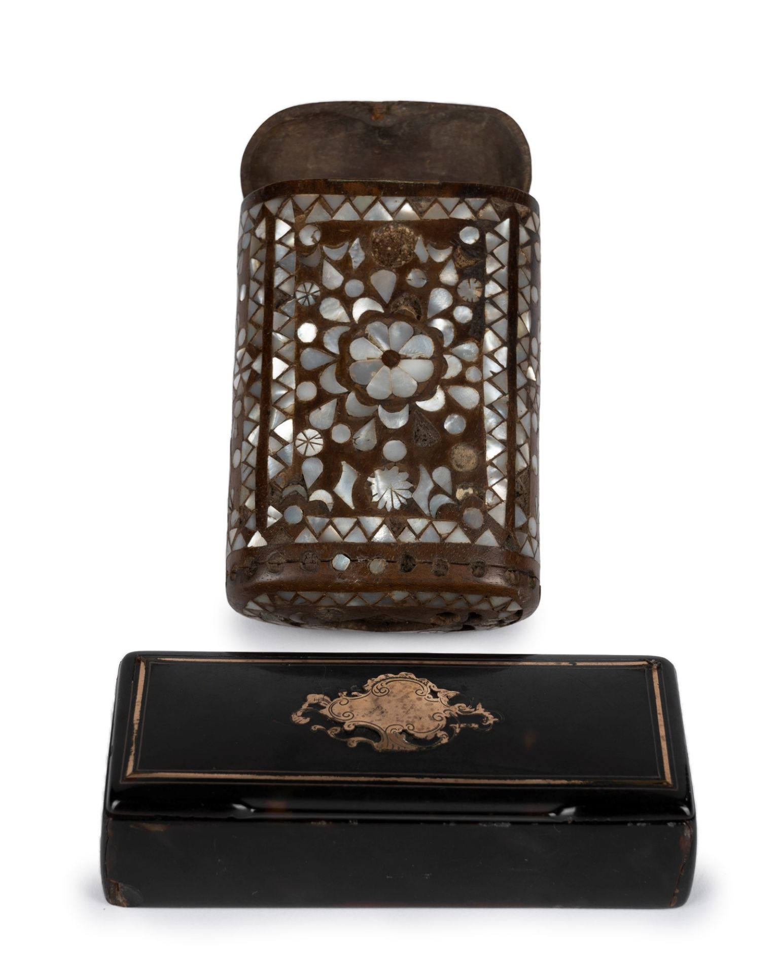 Lot made of a small wooden and mother-of-pearl box and another black one, 19th century