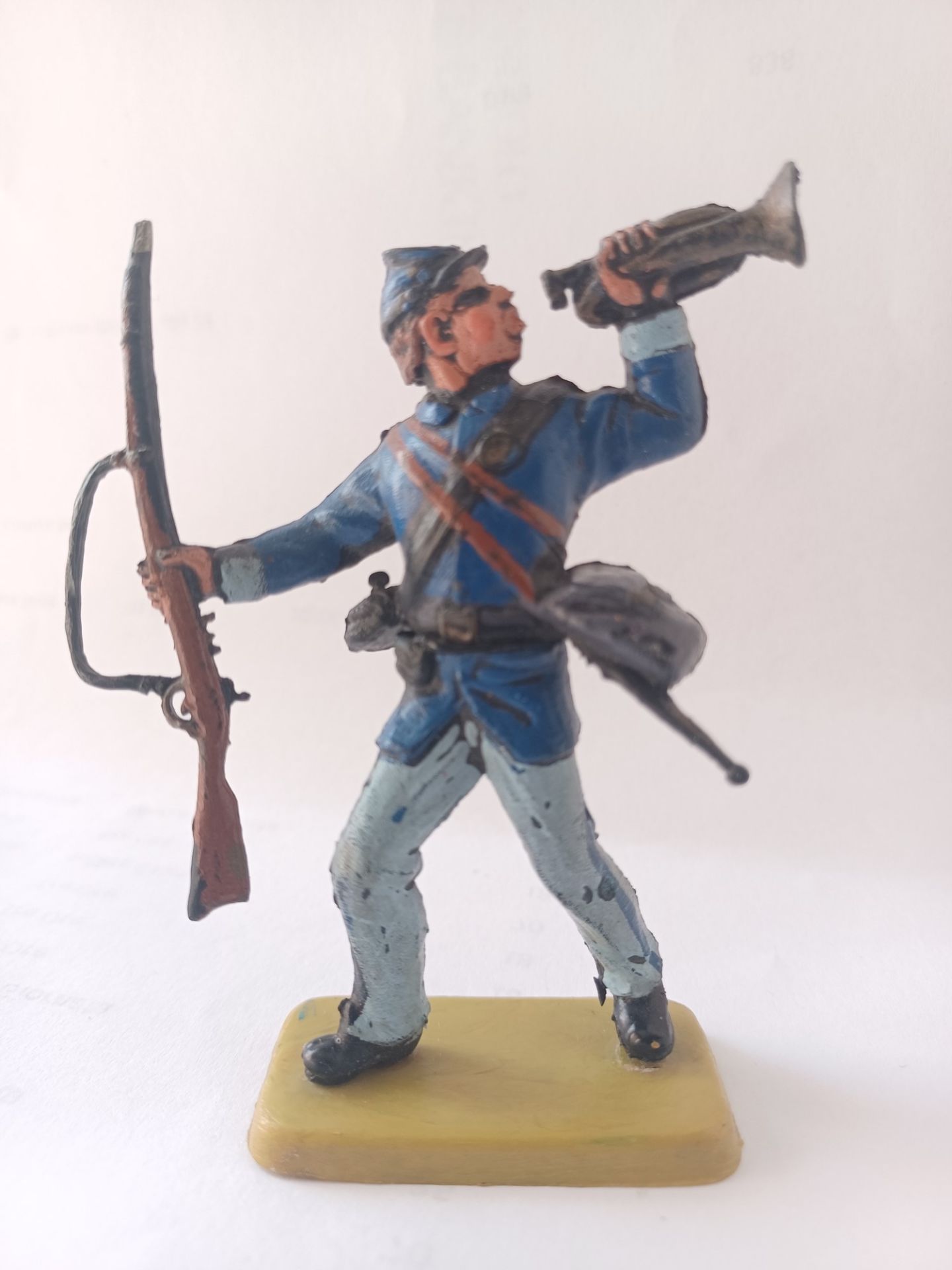 Landi - Gum Soldier with Trumpet