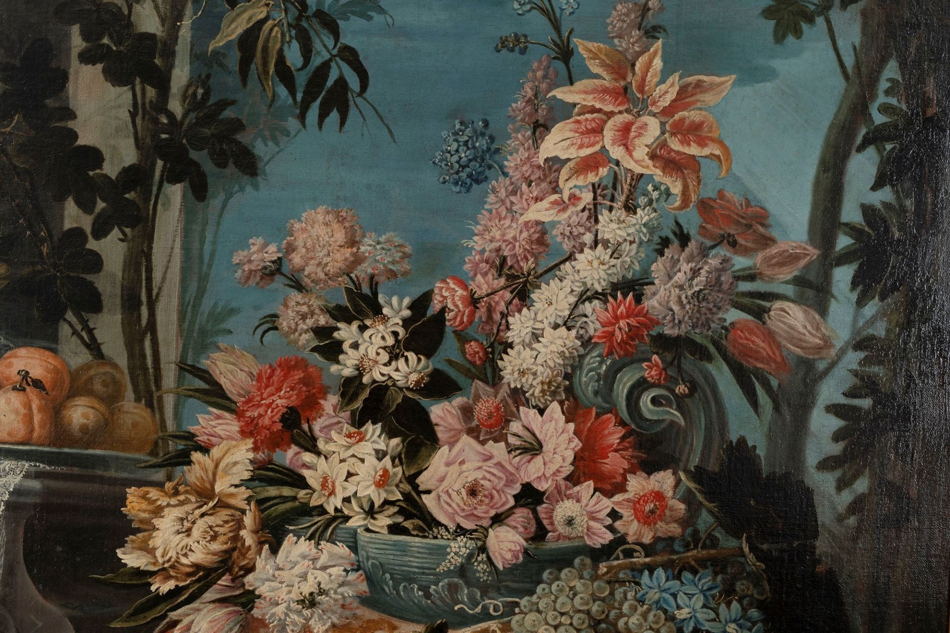 Lombard School, XVIII century - Flowers and fruit in an Italian garden with bunnies and parrots - Image 5 of 8
