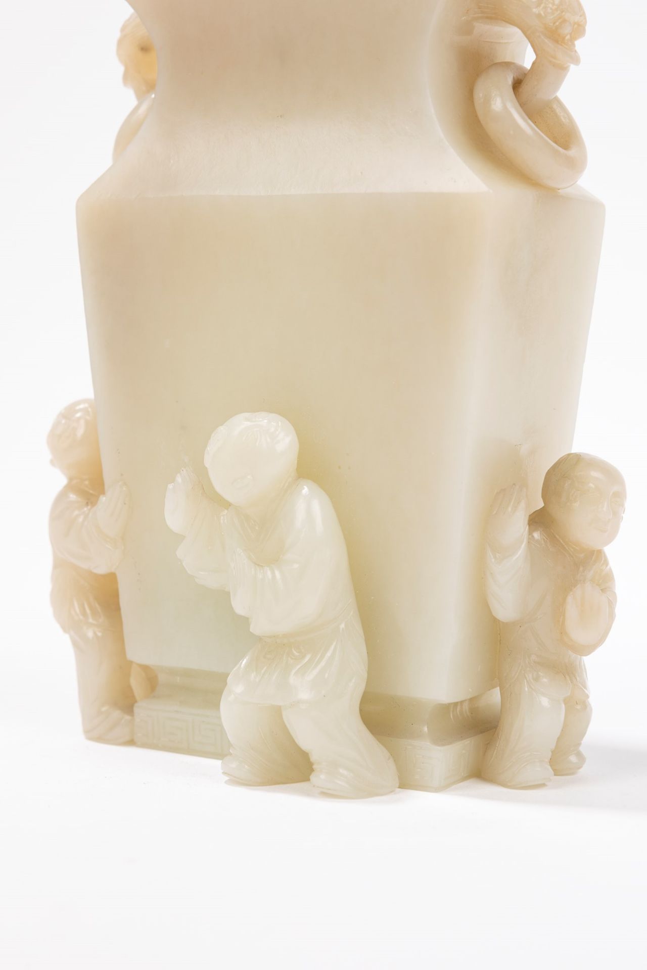 A WHITE JADE CARVED BOYS VASE AND COVER, China, Qing dynasty, 19th century - Image 4 of 7