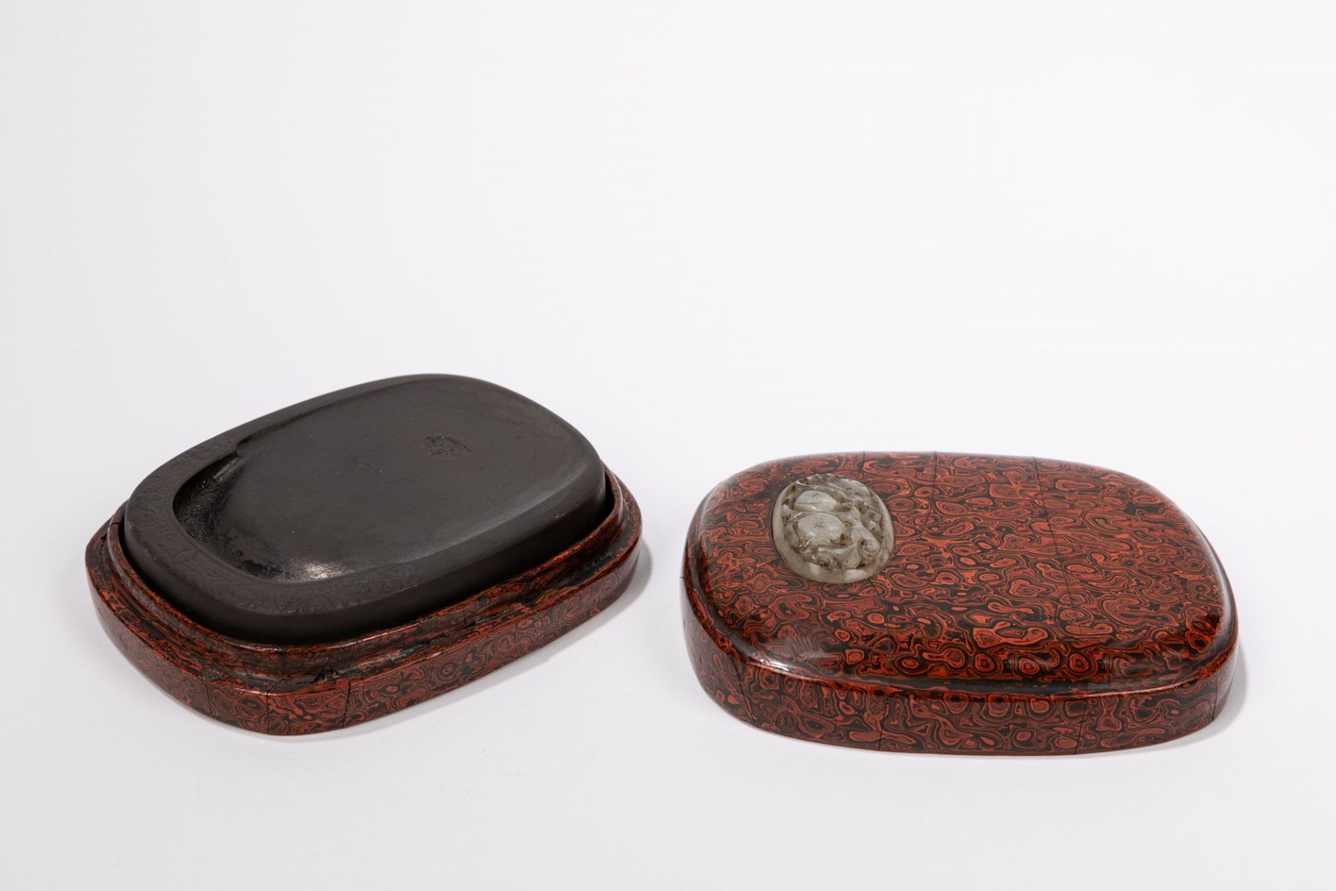 INK STONE WITH LACQUER BOX, China, Qing dynasty, 18th / 19th century - Image 3 of 4