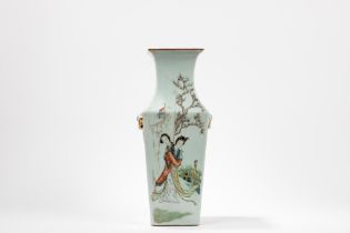 A PORCELAIN VASE, China, Republic Period (1912-1949)