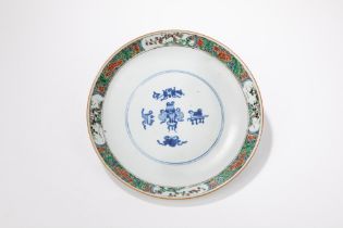 A RARE BLUE AND WHITE FAMILLE VERTE PORCELAIN DISH, China, Kangxi period (1661-1722)