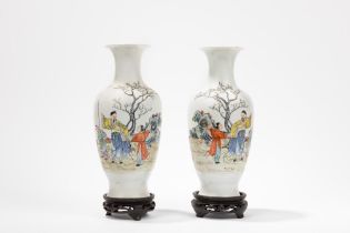 A PAIR OF FAMILLE ROSE PORCELAIN VASES, China, Republic Period (1912-1949)