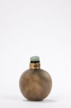 A GOLD AND AGATE SNUFF BOTTLE, China, Qing dynasty, 19th century