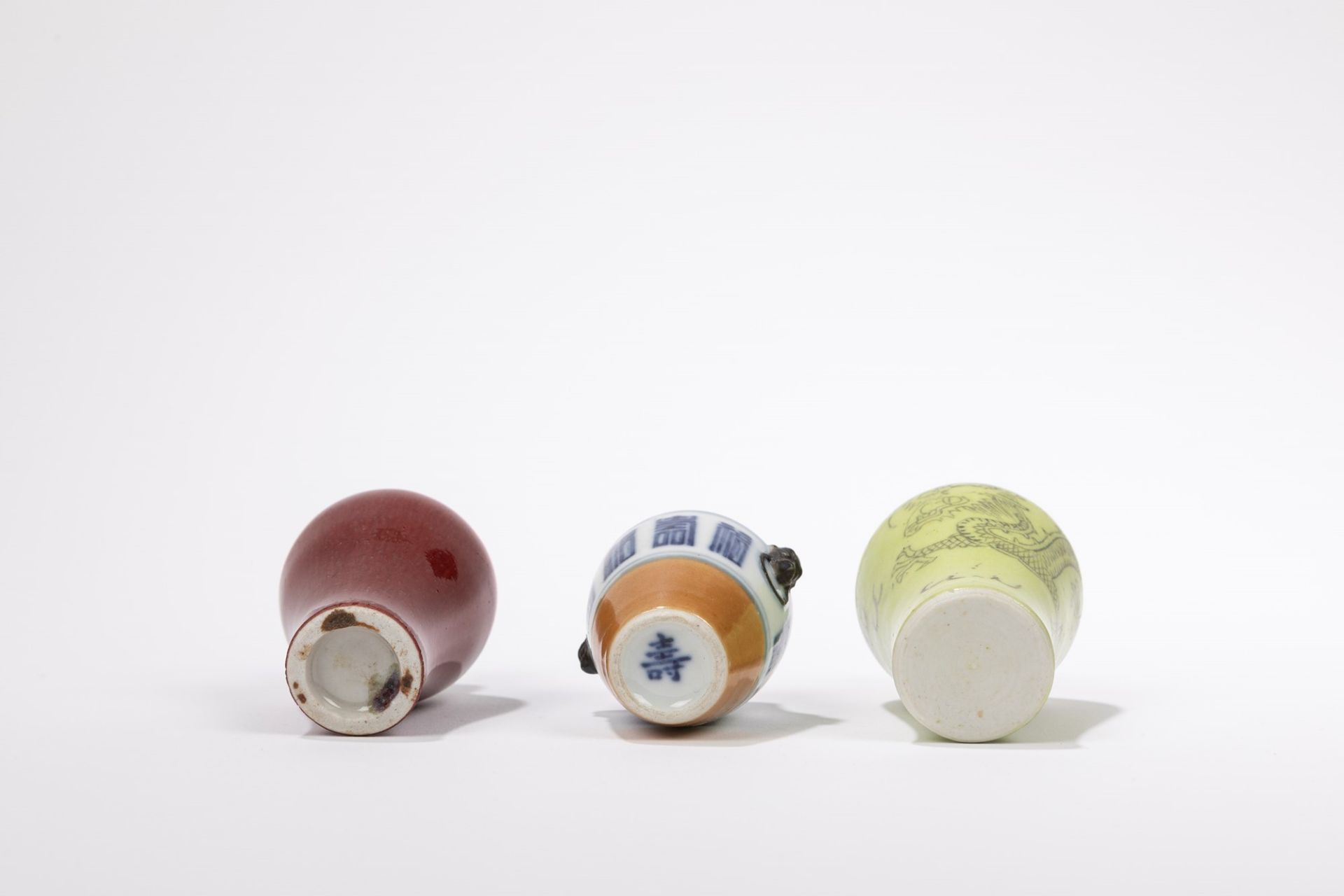 THREE PORCELAIN SNUFF BOTTLES, China, Qing dynasty, 19th century - Image 2 of 2