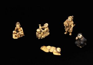 ☼FIVE IVORY NETSUKE/OKIMONO, Japan, Meiji period (1868-1912)