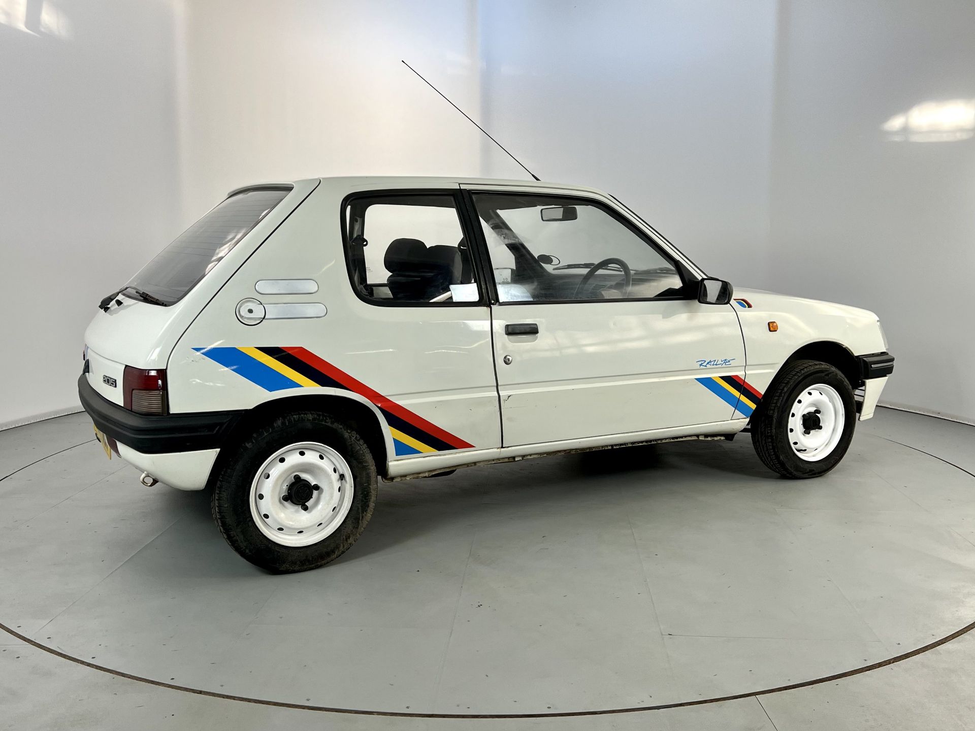 Peugeot 205 Rallye - Image 10 of 28