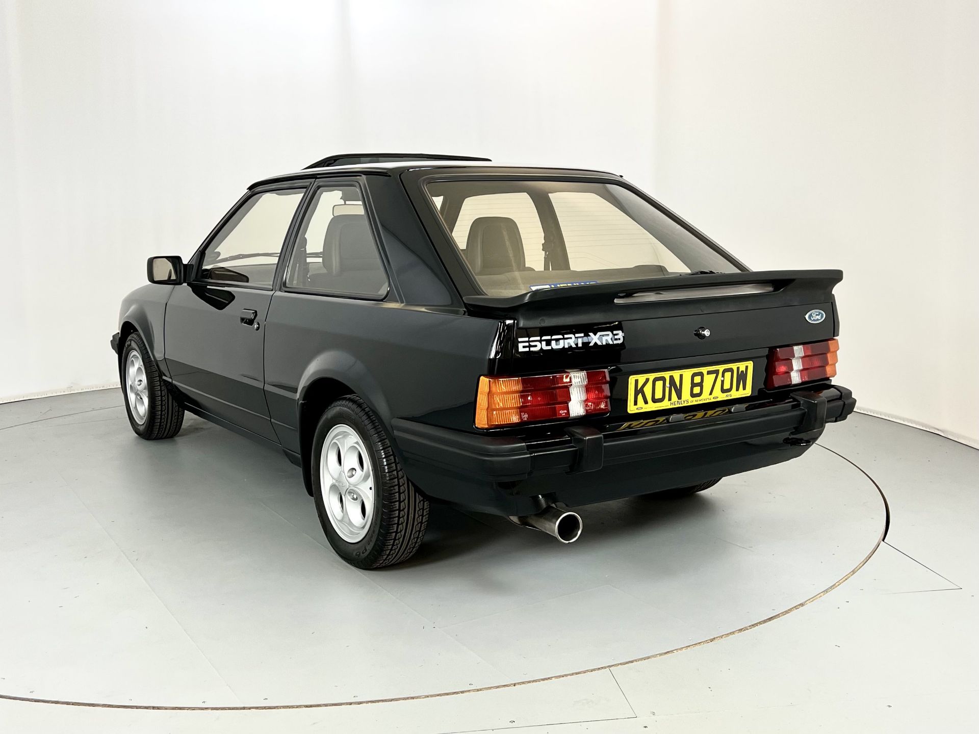 Ford Escot XR3 SVO - Image 7 of 31