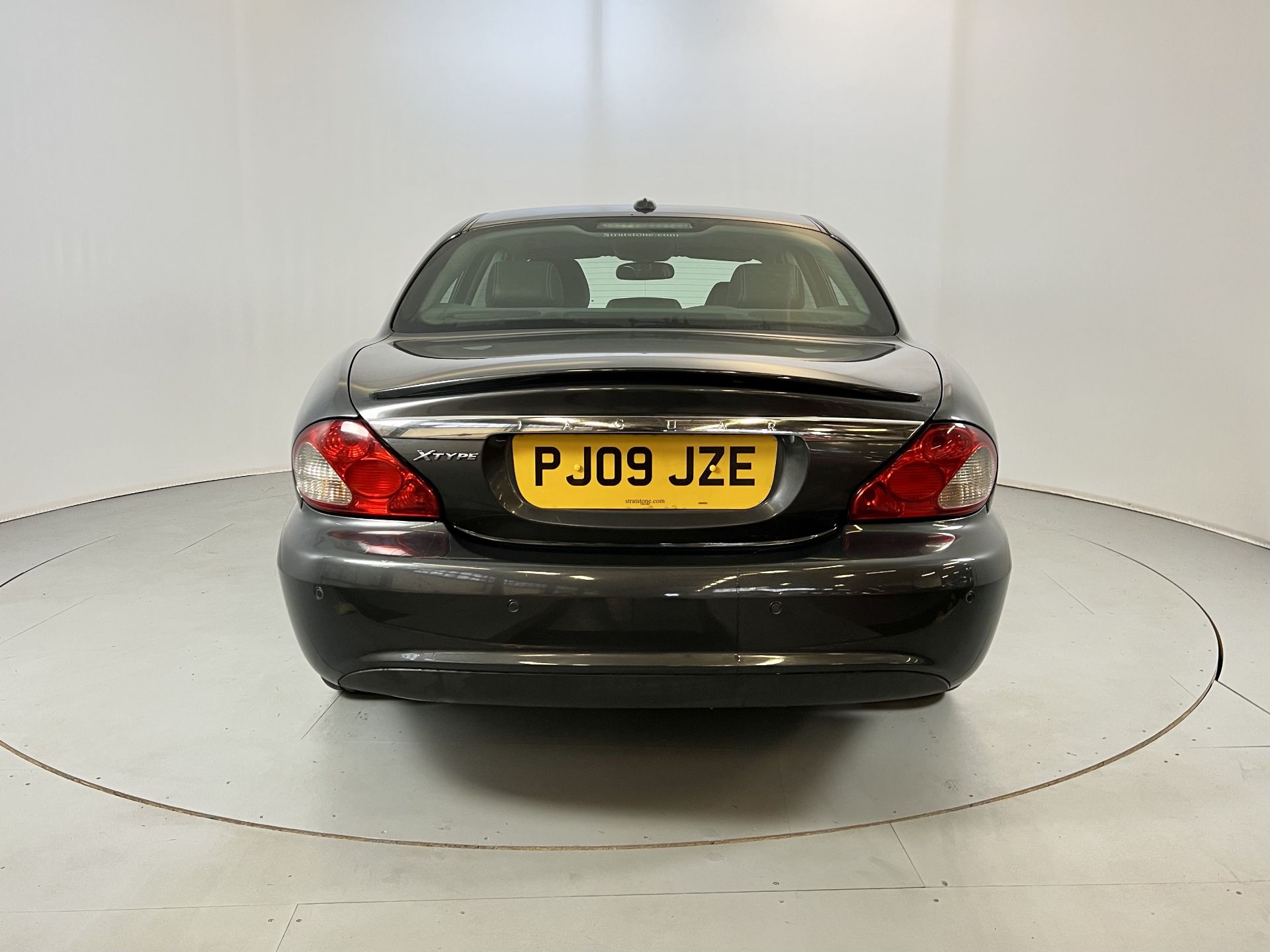 Jaguar X-Type SE - Image 8 of 32