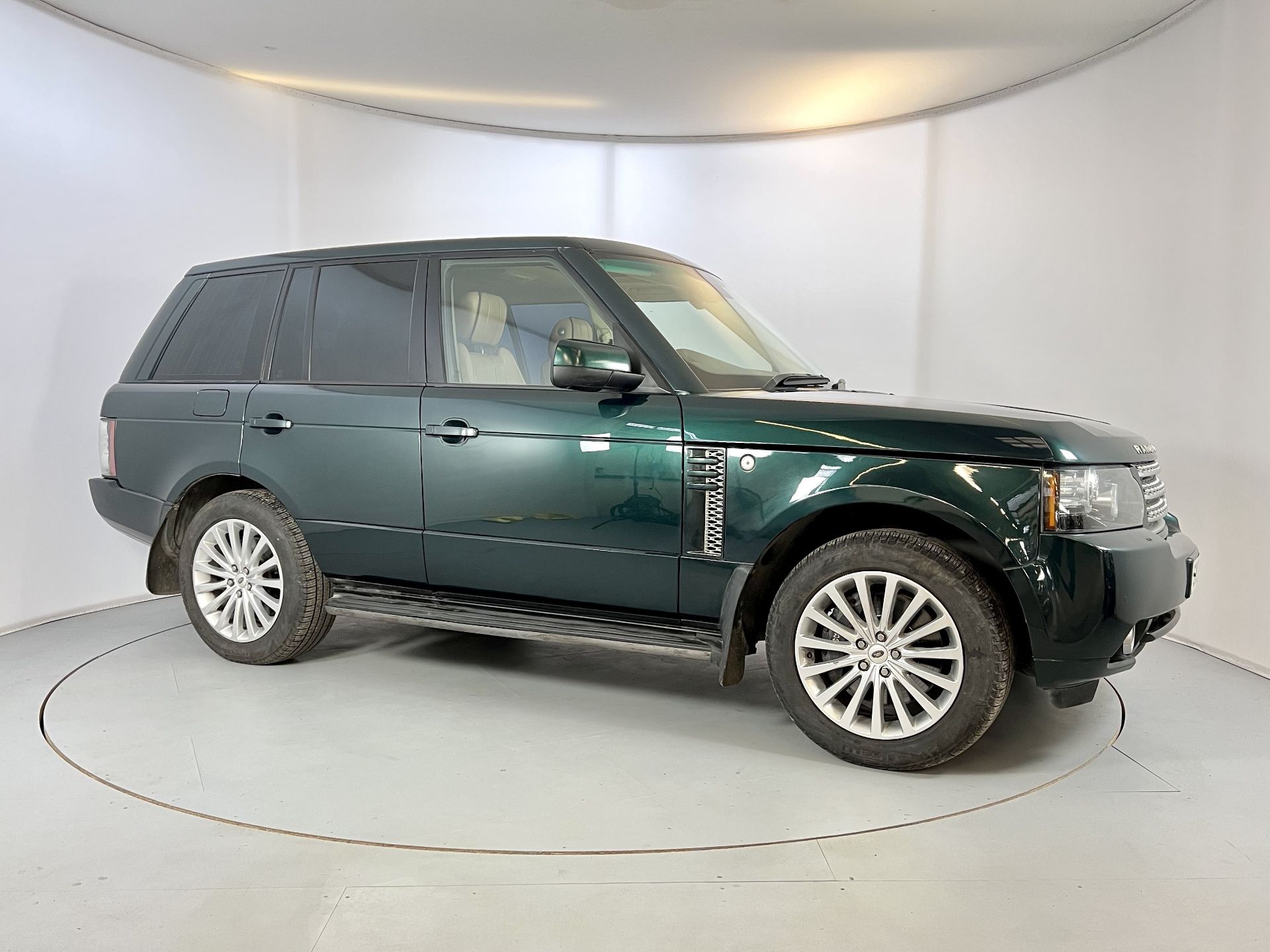 Land Rover Range Rover 4.4 Westminster - Image 12 of 30