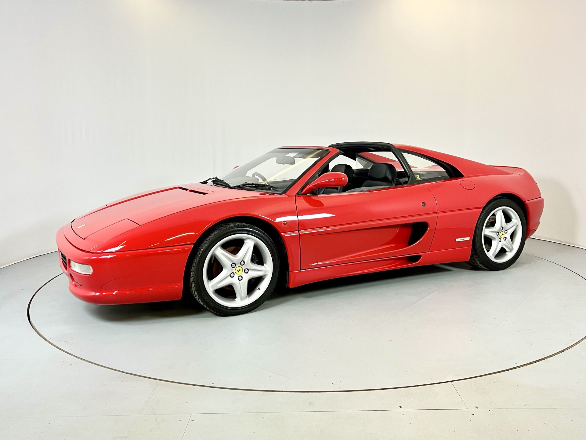 Ferrari 355 GTS - Image 4 of 40