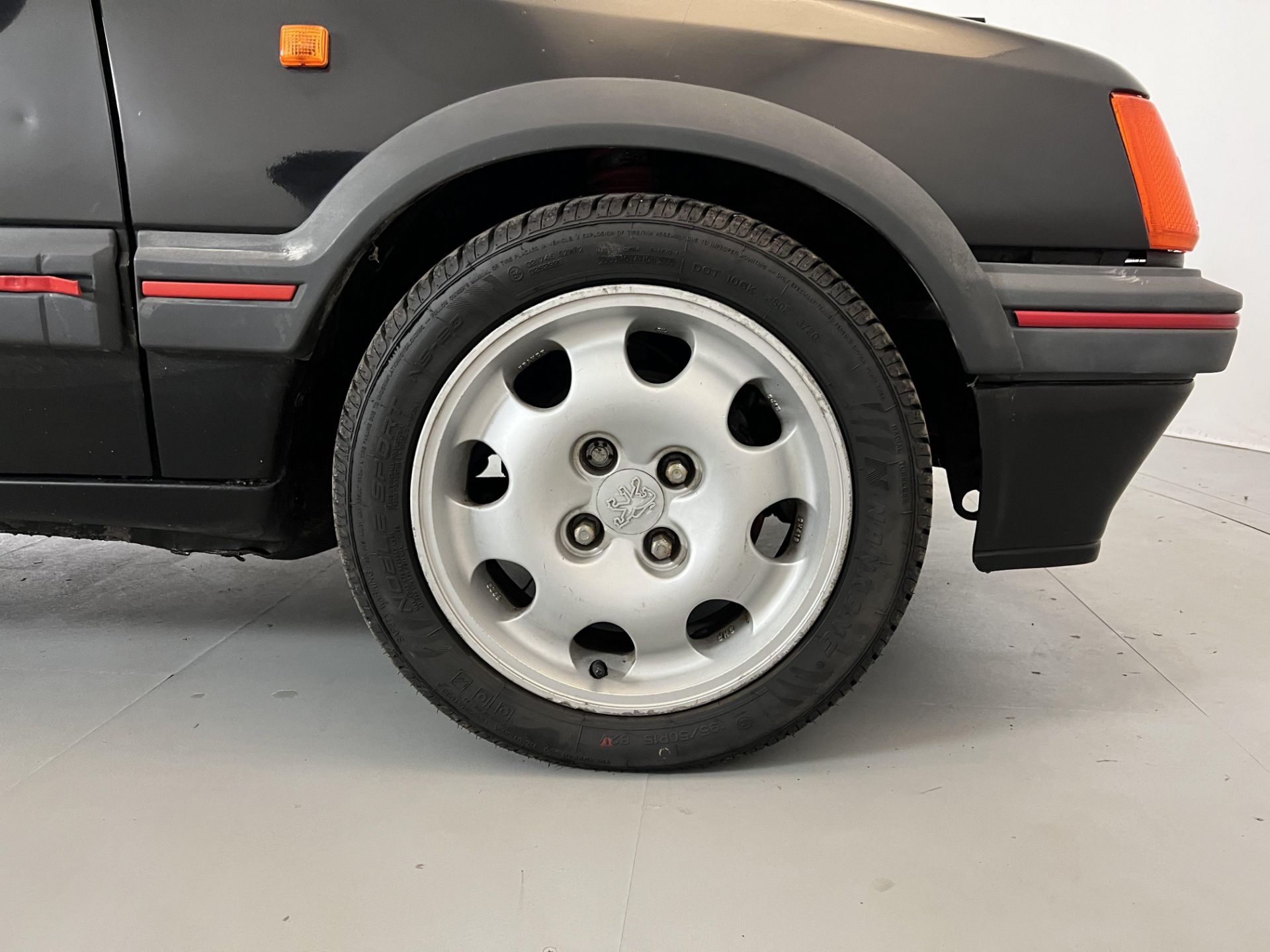 Peugeot 205 GTI Turbo - Image 14 of 26