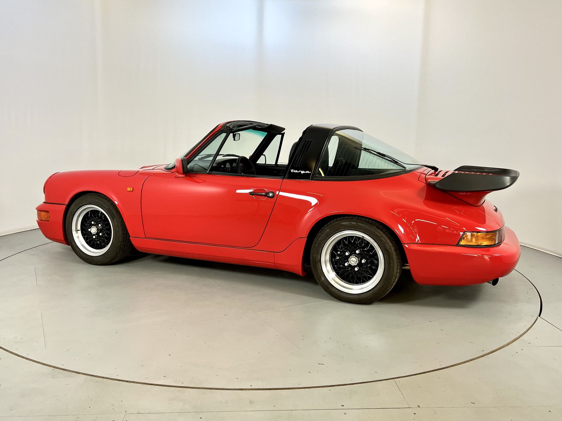 Porsche Carrera 2 - Image 21 of 35