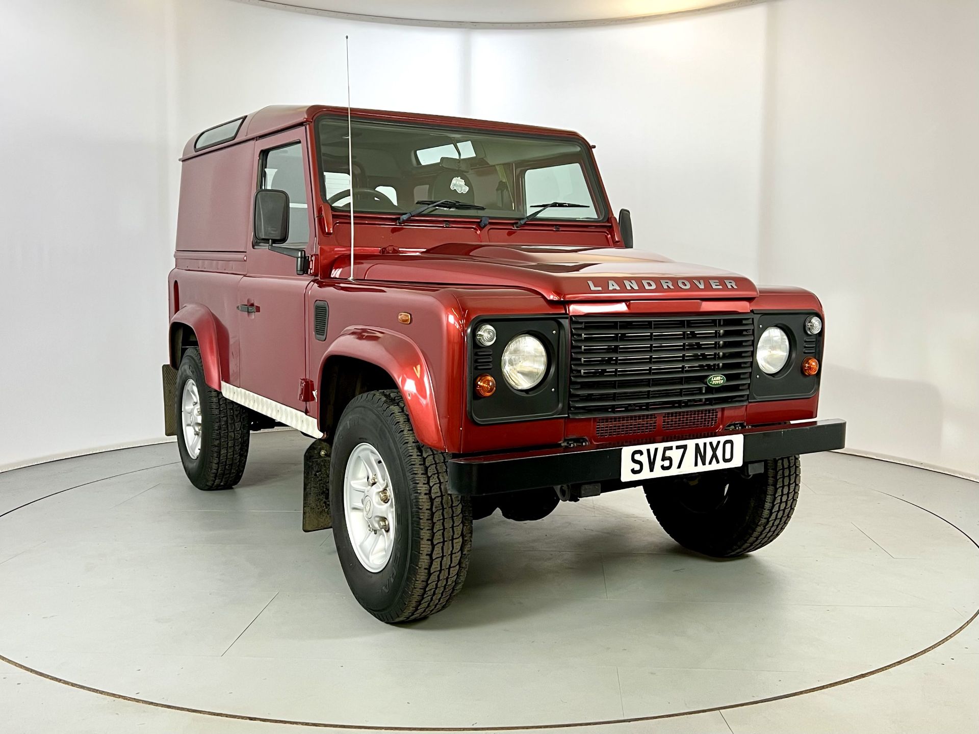 Land Rover Defender 90