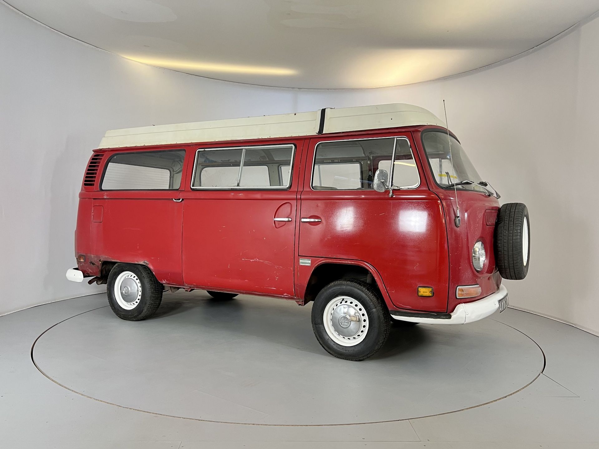 Volkswagen T2 Camper - Image 12 of 28