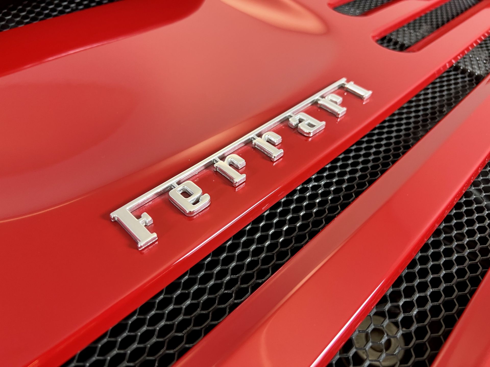 Ferrari 355 GTS - Image 34 of 40