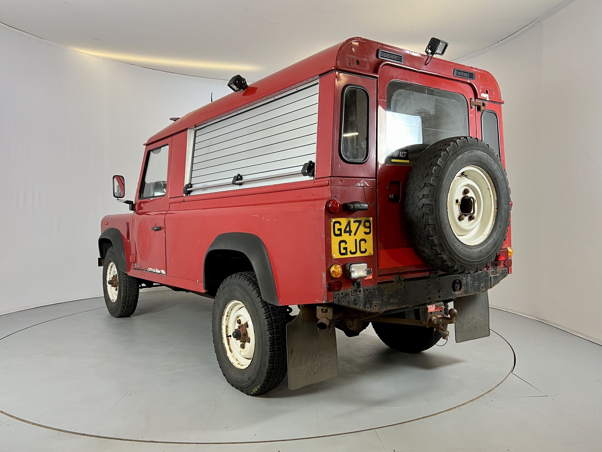 Land Rover Defender 110 V8 - Image 7 of 32