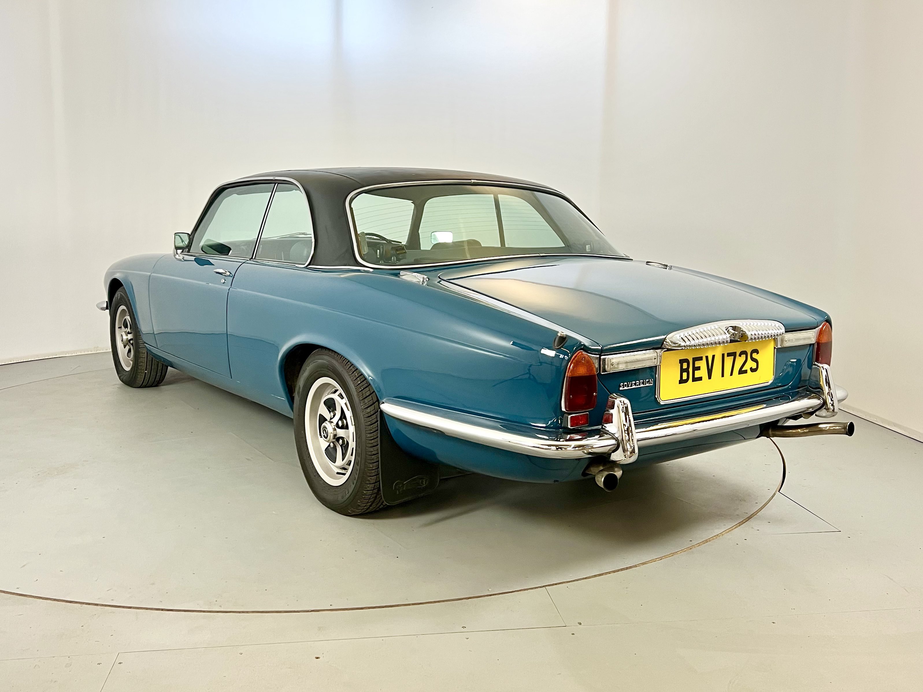 Daimler Sovereign Coupe 4.2 - Image 7 of 27