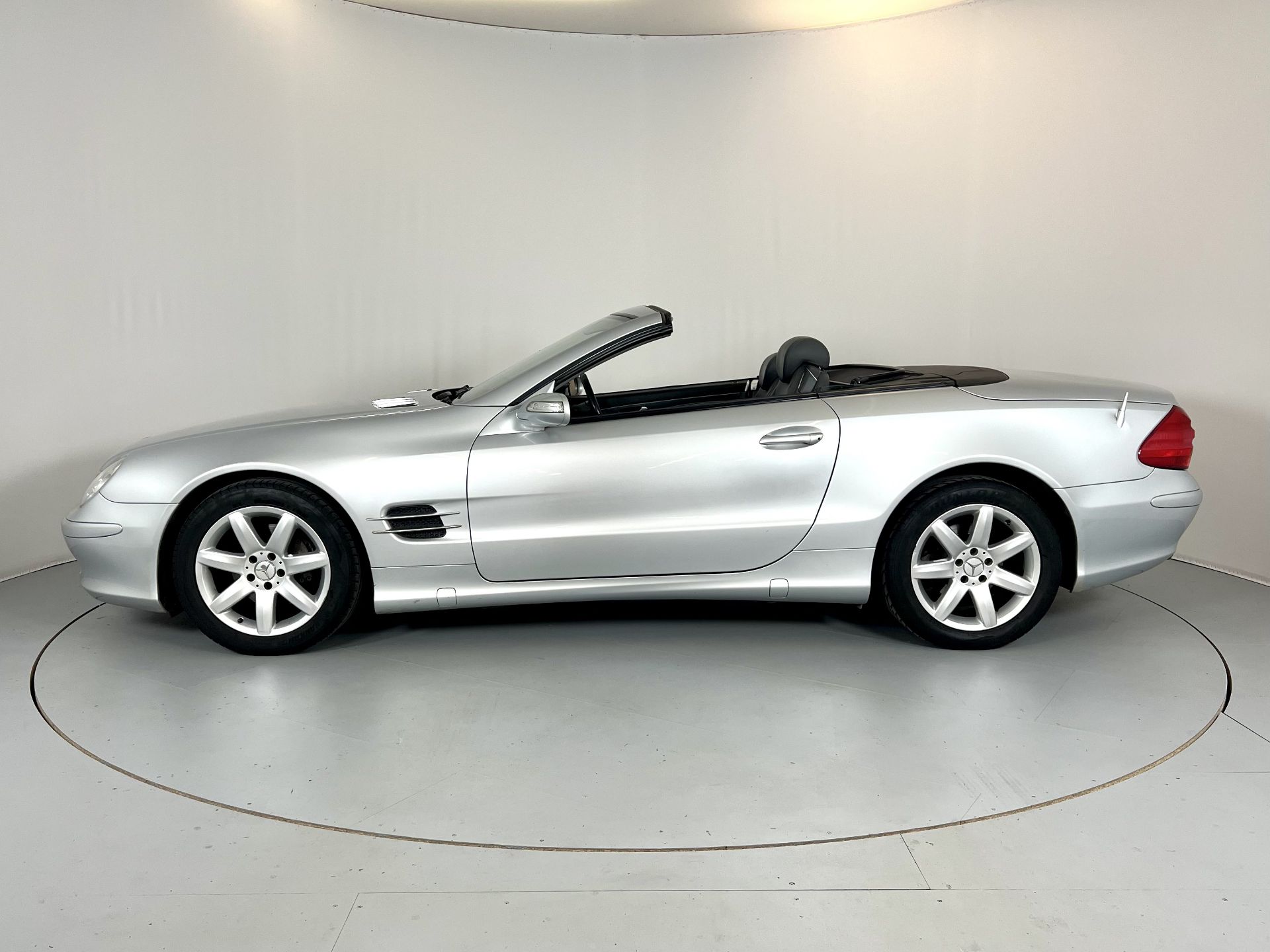 Mercedes-Benz SL350 - Image 5 of 30