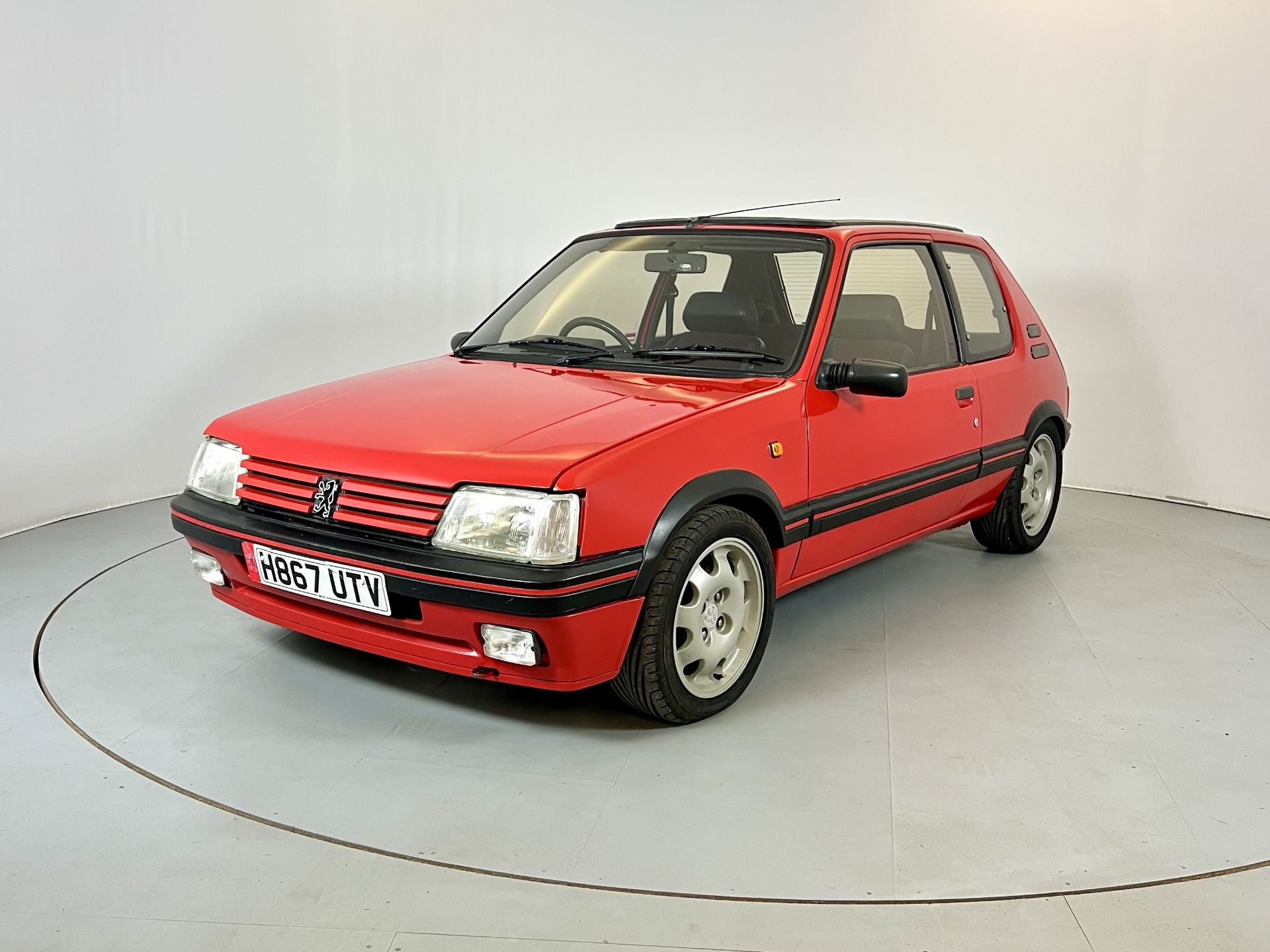 Peugeot 205 GTI 1.9 - Image 3 of 31