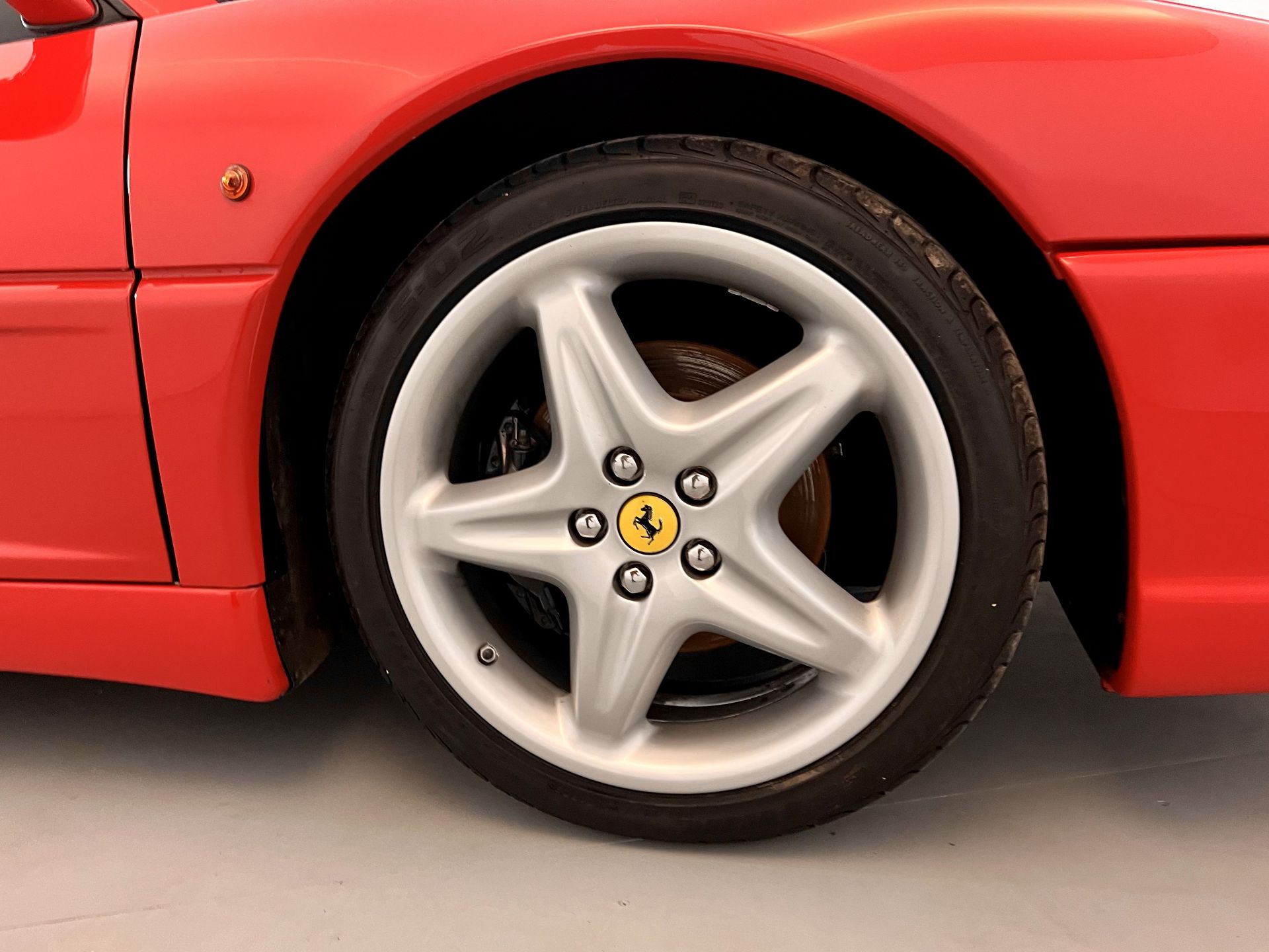 Ferrari 355 GTS - Image 36 of 40