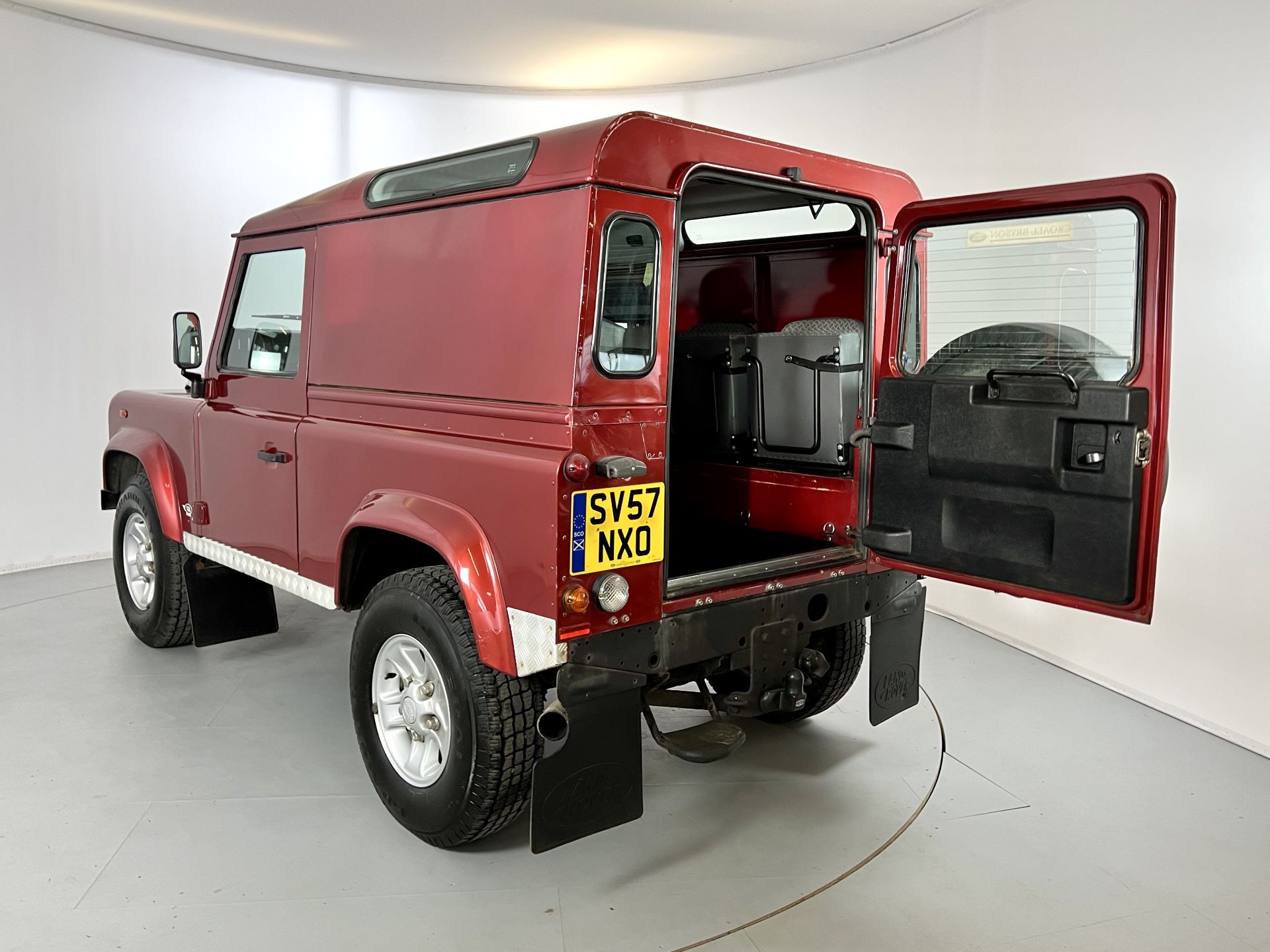 Land Rover Defender 90 - Image 26 of 29