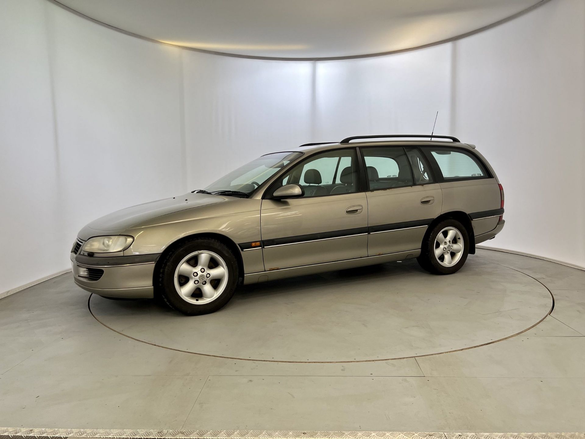Vauxhall Omega NO RESERVE - Image 4 of 31
