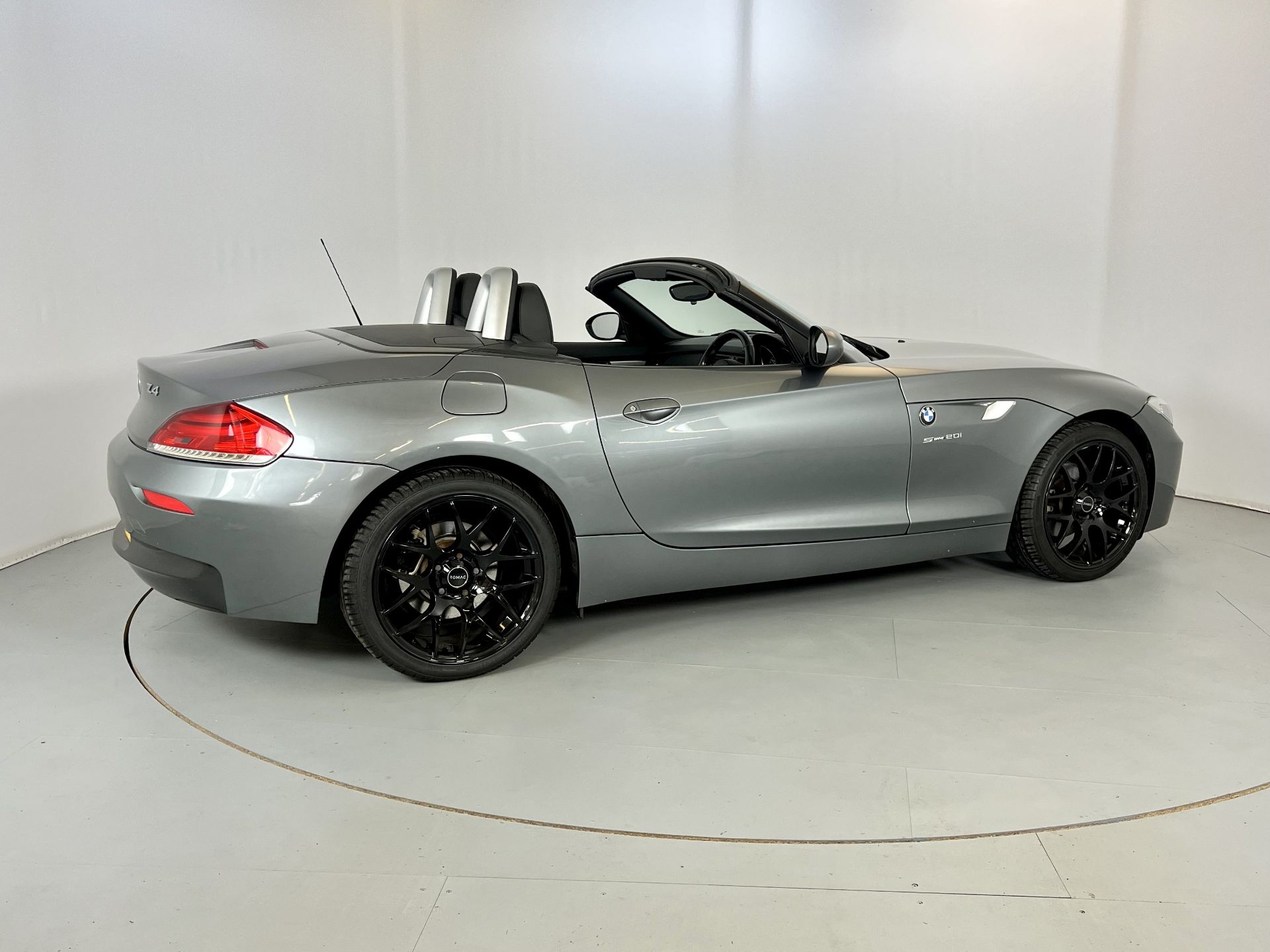 BMW Z4 - Image 10 of 27