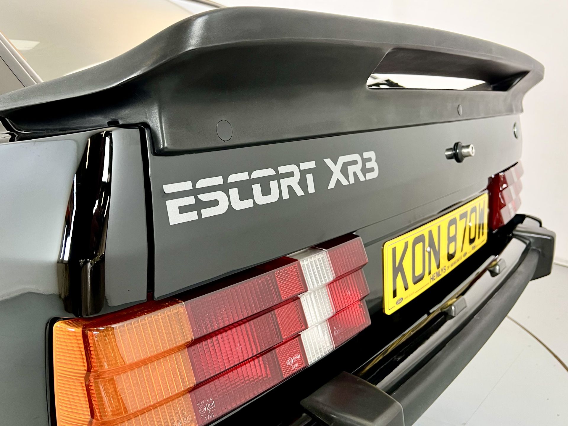 Ford Escot XR3 SVO - Image 17 of 31