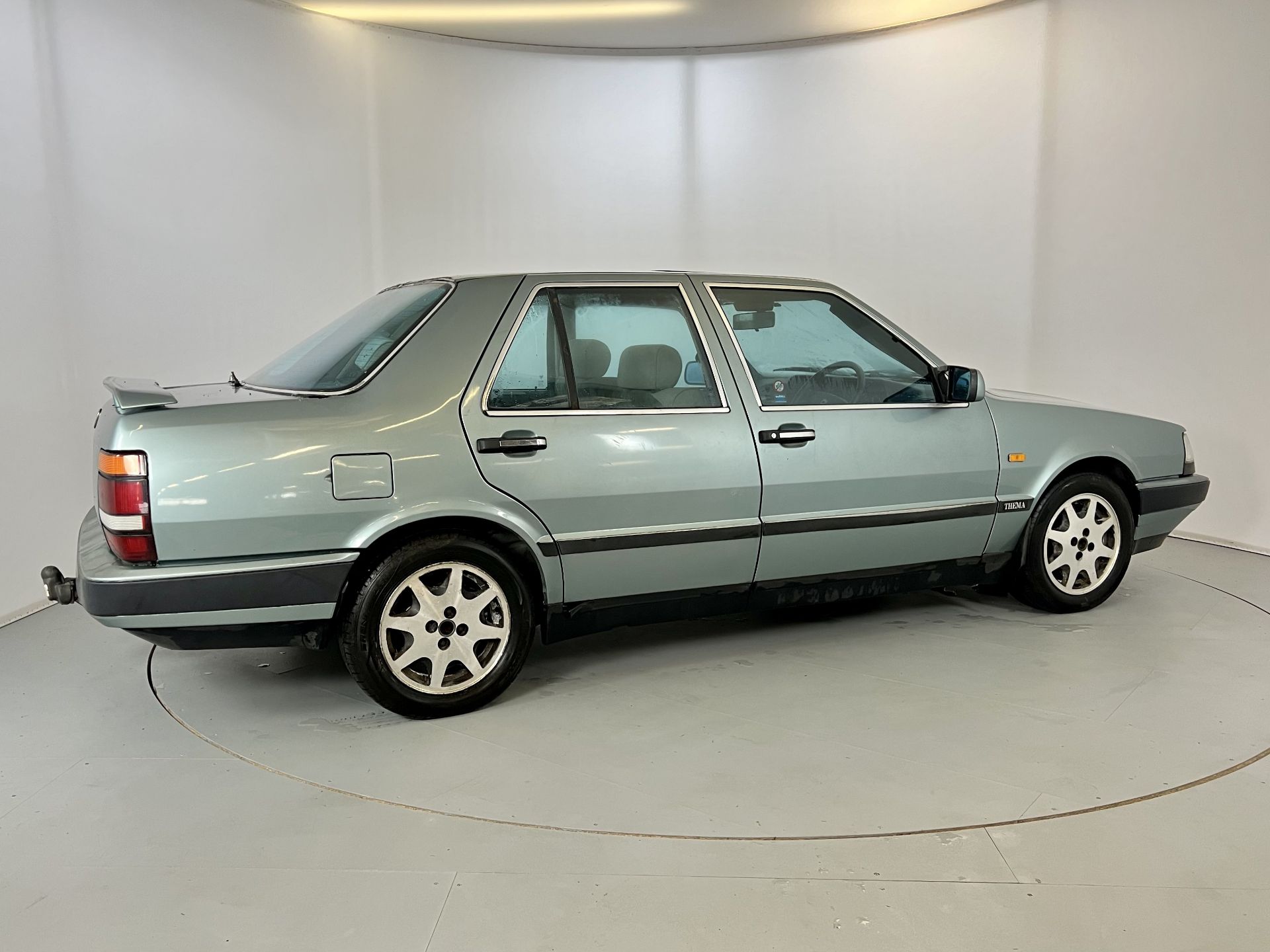 Lancia Thema LX Turbo - Image 10 of 32