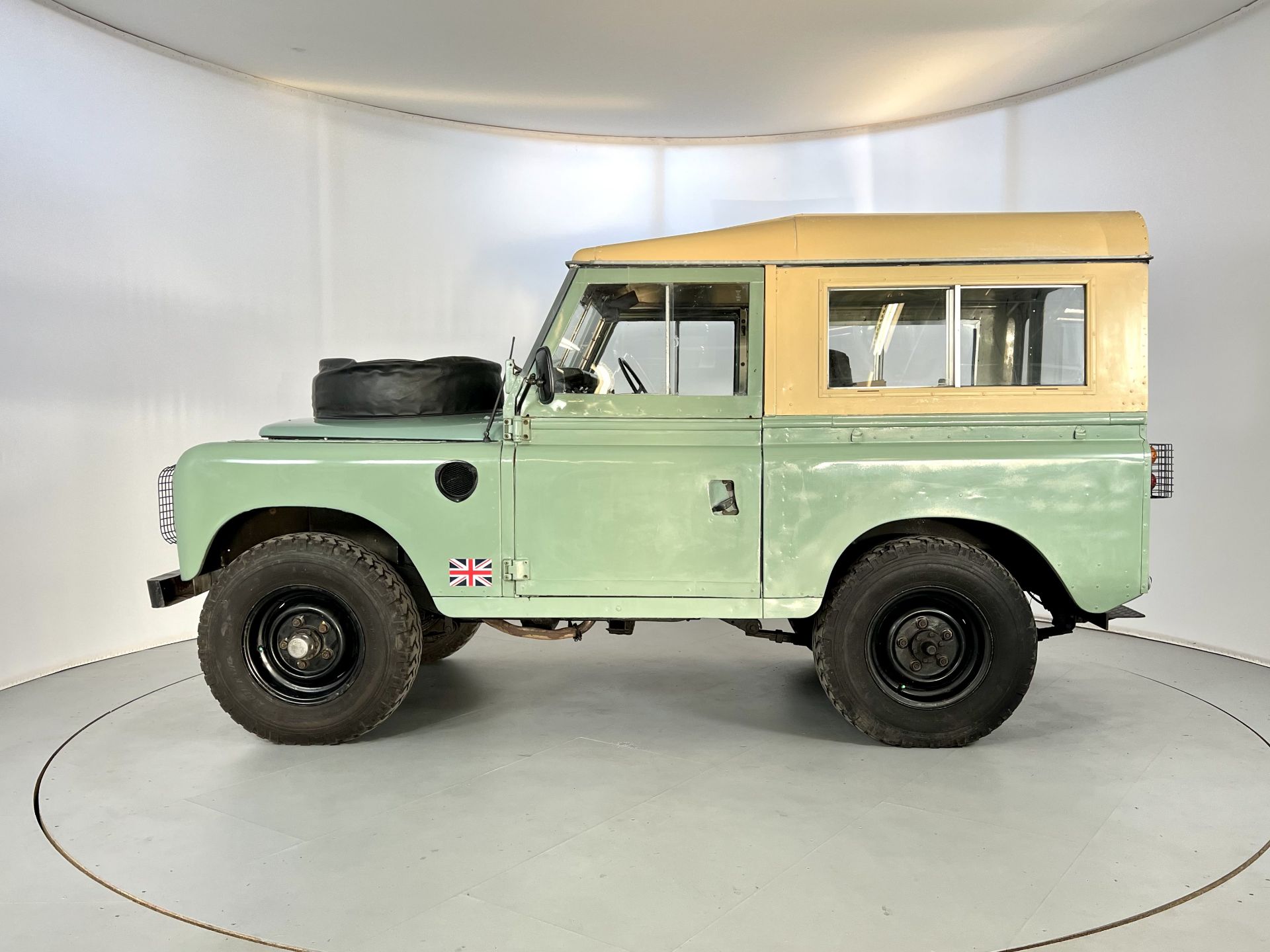 Land Rover Series 3 - Image 5 of 28