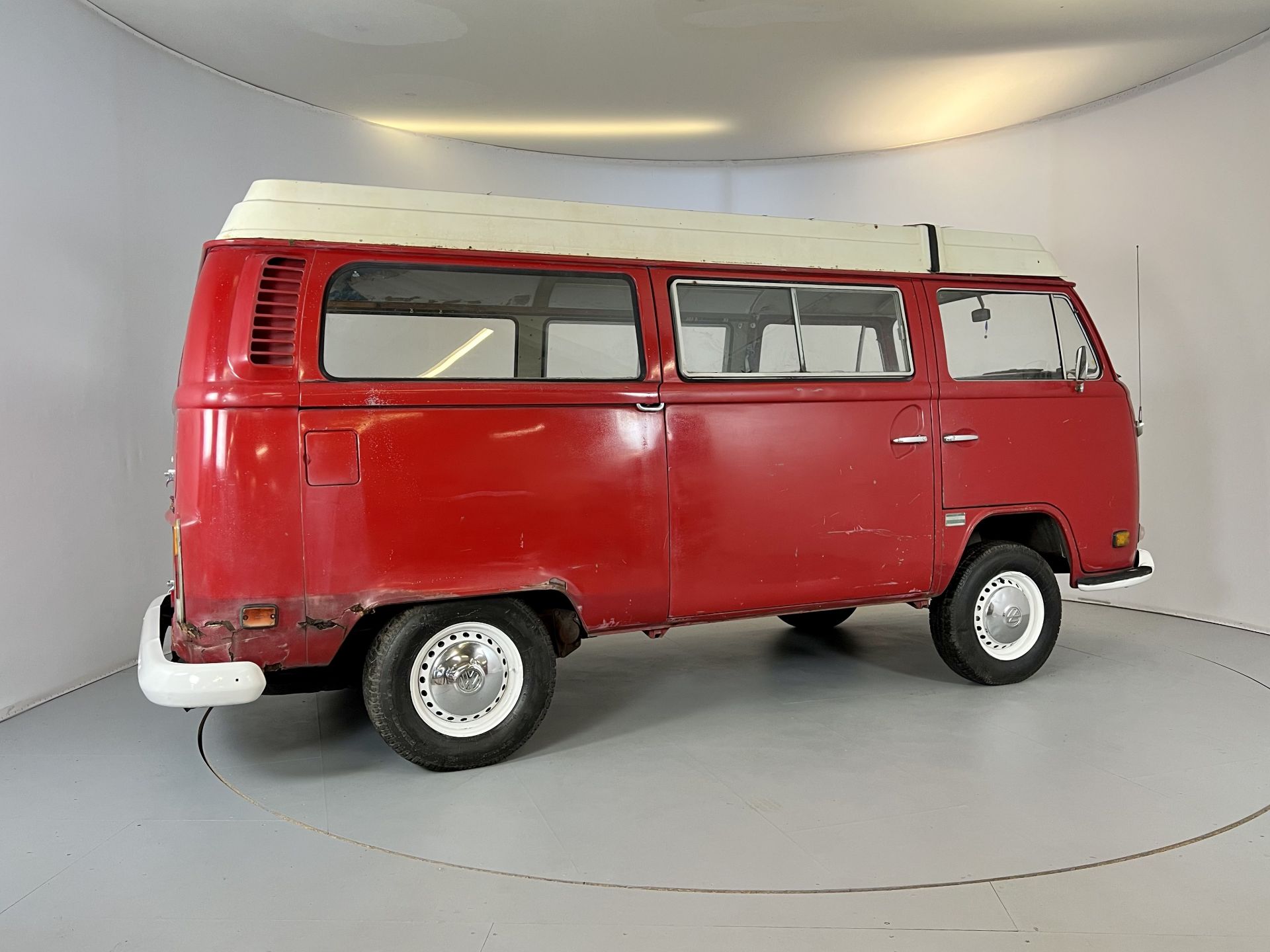 Volkswagen T2 Camper - Image 10 of 28