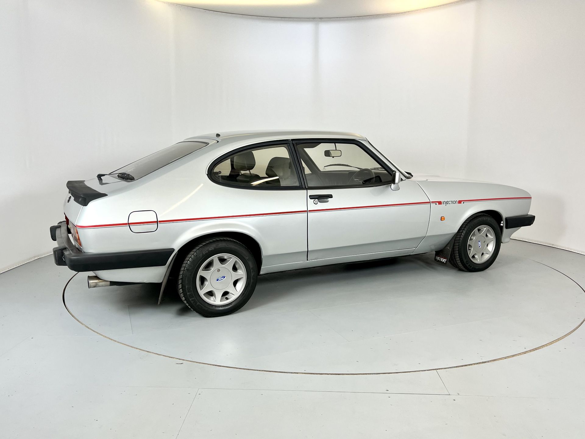 Ford Capri 2.8 Injection - Image 10 of 30